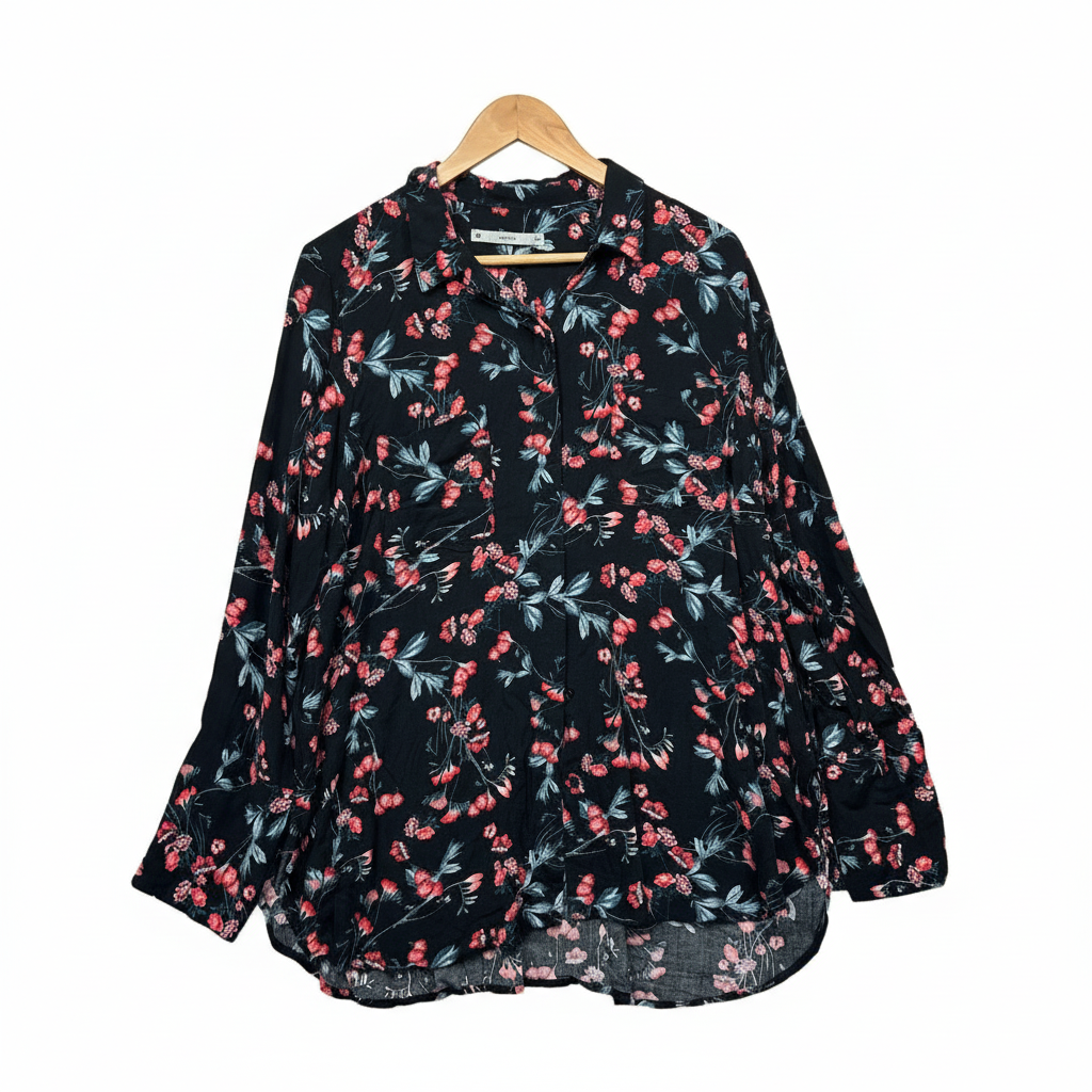 Katies Woman Black Top - Size 20