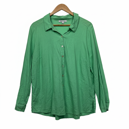Grae Linen green shirt back view