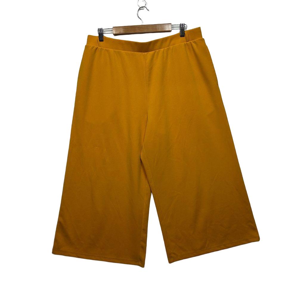 & me Cropped Mustard Pants - Size XL