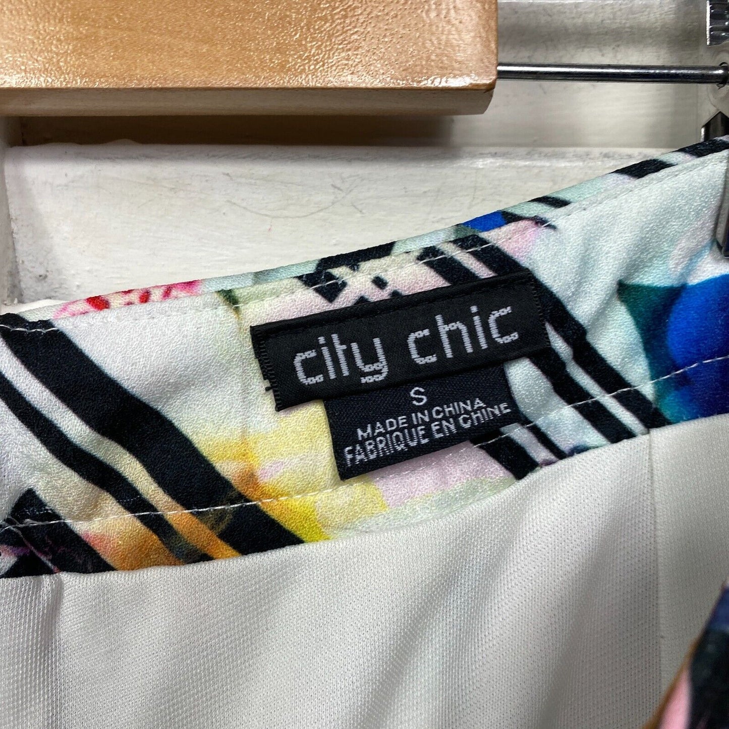 City Chic Skirt Size 14 Plus Small Multicoloured Skater Pleated Knee Length