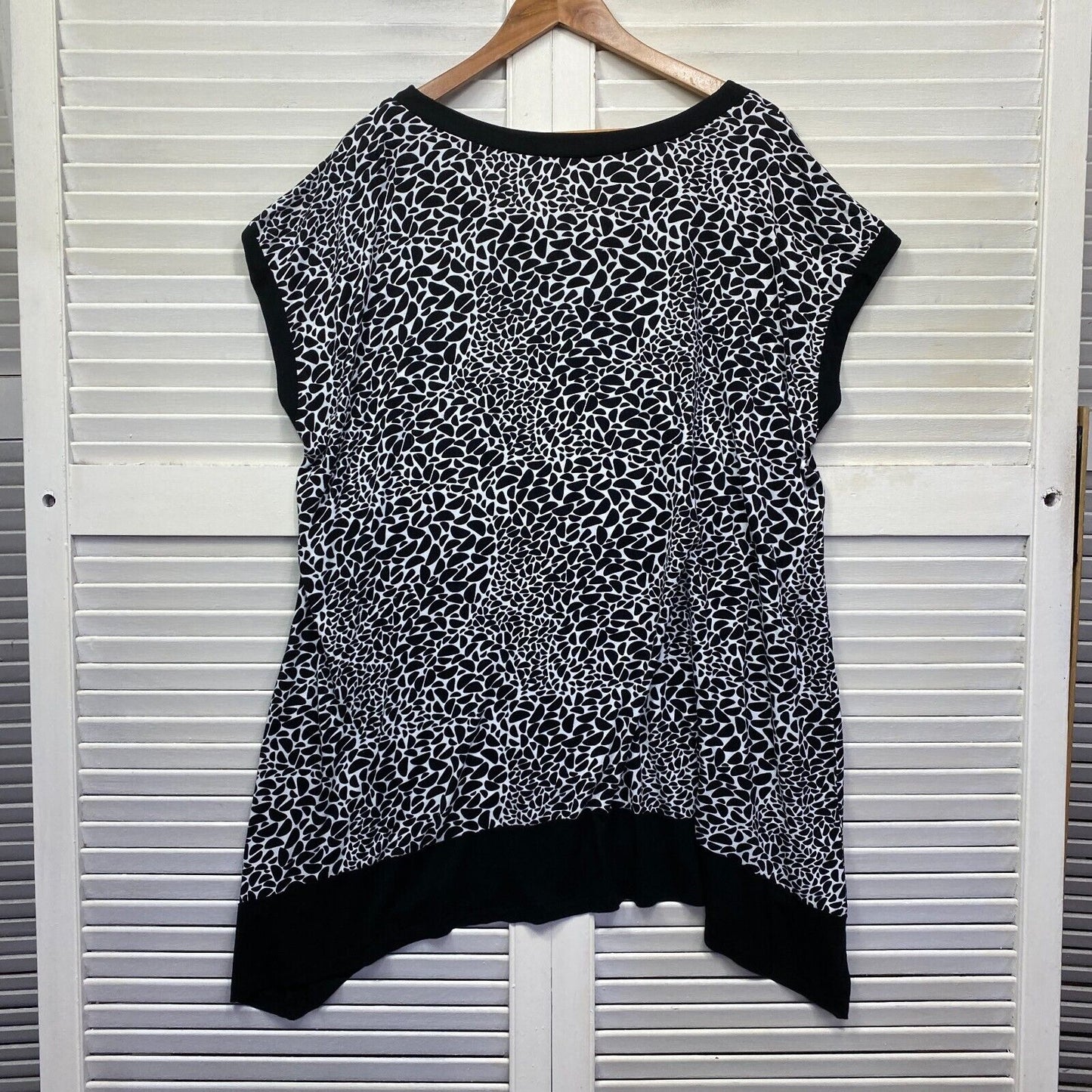 Moda Top Size 20 Plus Black White Short Sleeve Tunic Viscose Preloved