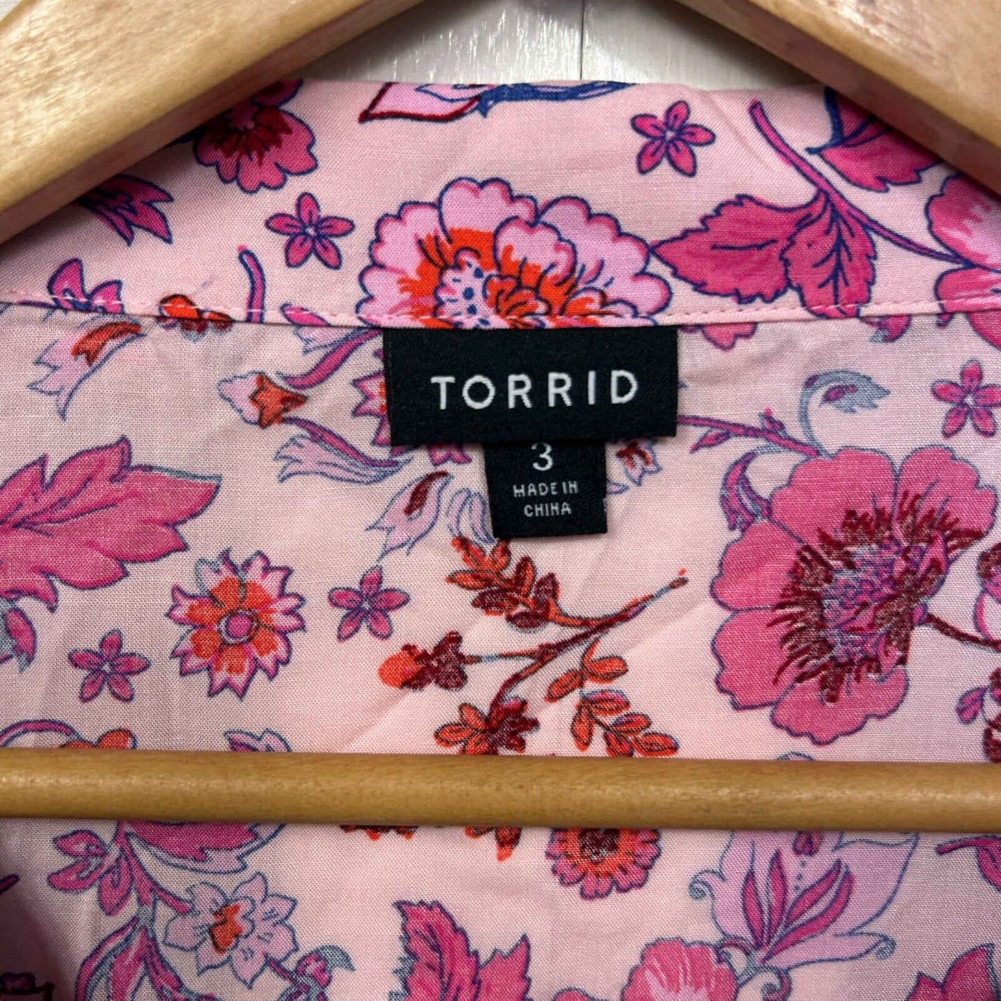 Torrid Top Size 24 26 Plus (3) Pink Floral Short Sleeve Boho Rayon