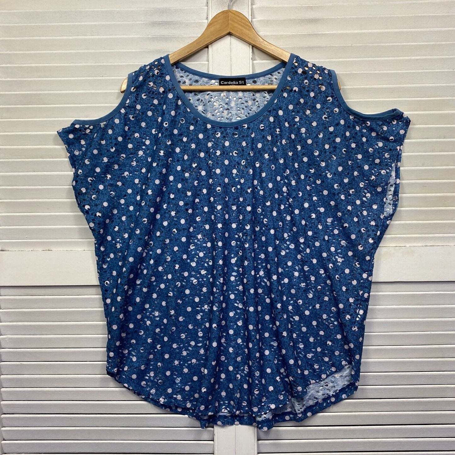 Cordelia St Top Size 18 Plus Blue White Polka Dots Cold Shoulder Sleeve