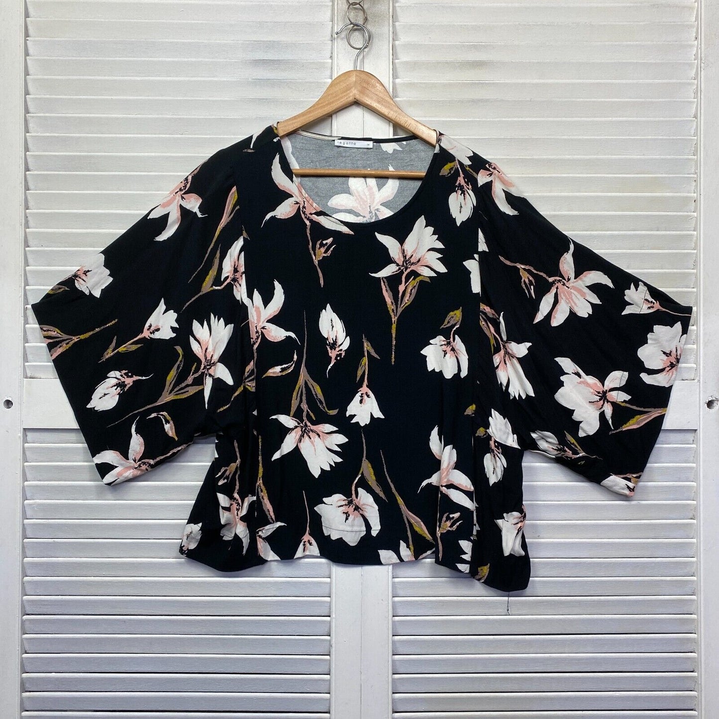 Regatta Top Size 14 Black Floral Wide Sleeve Viscose