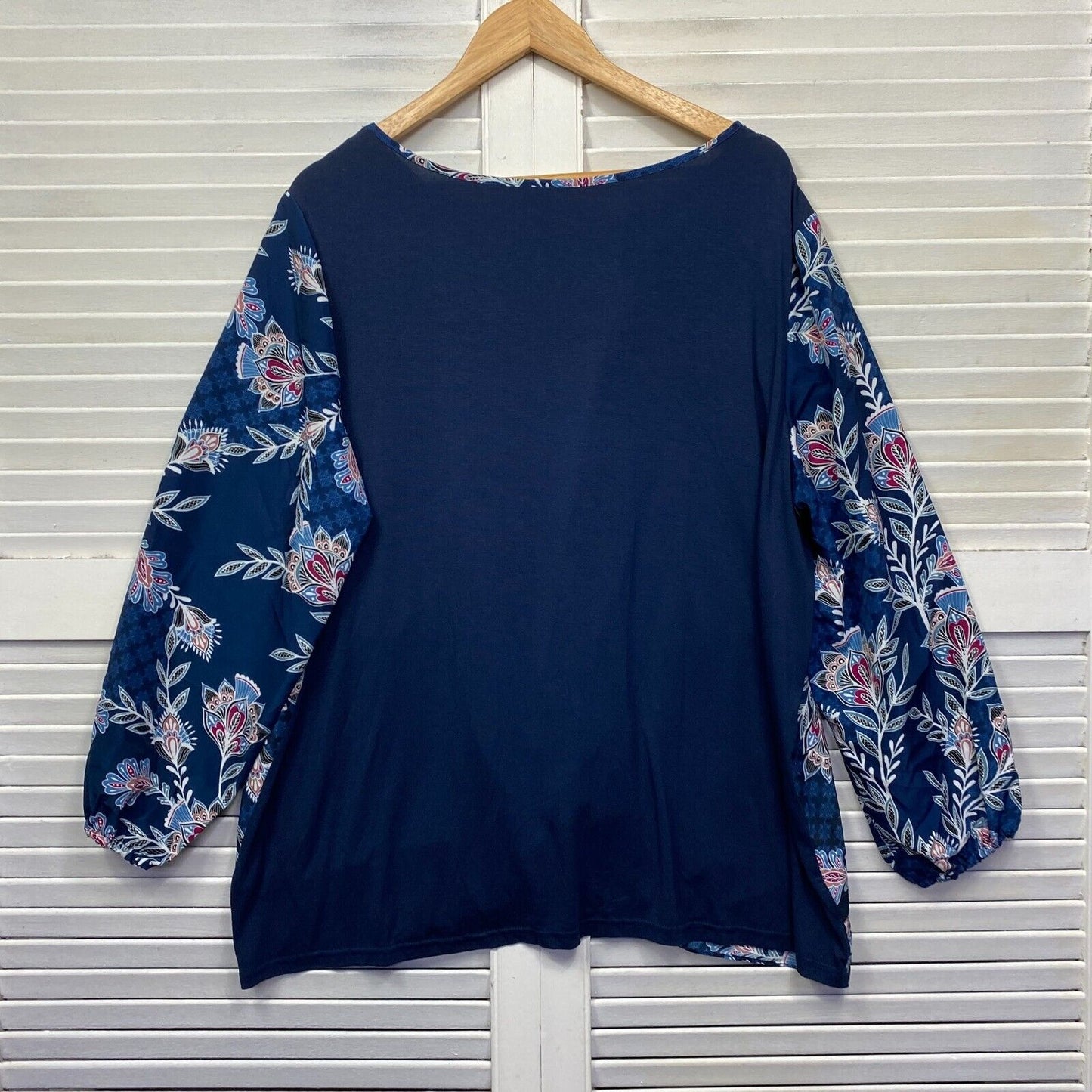 Katies Top Size XL Blue Floral Long Sleeve