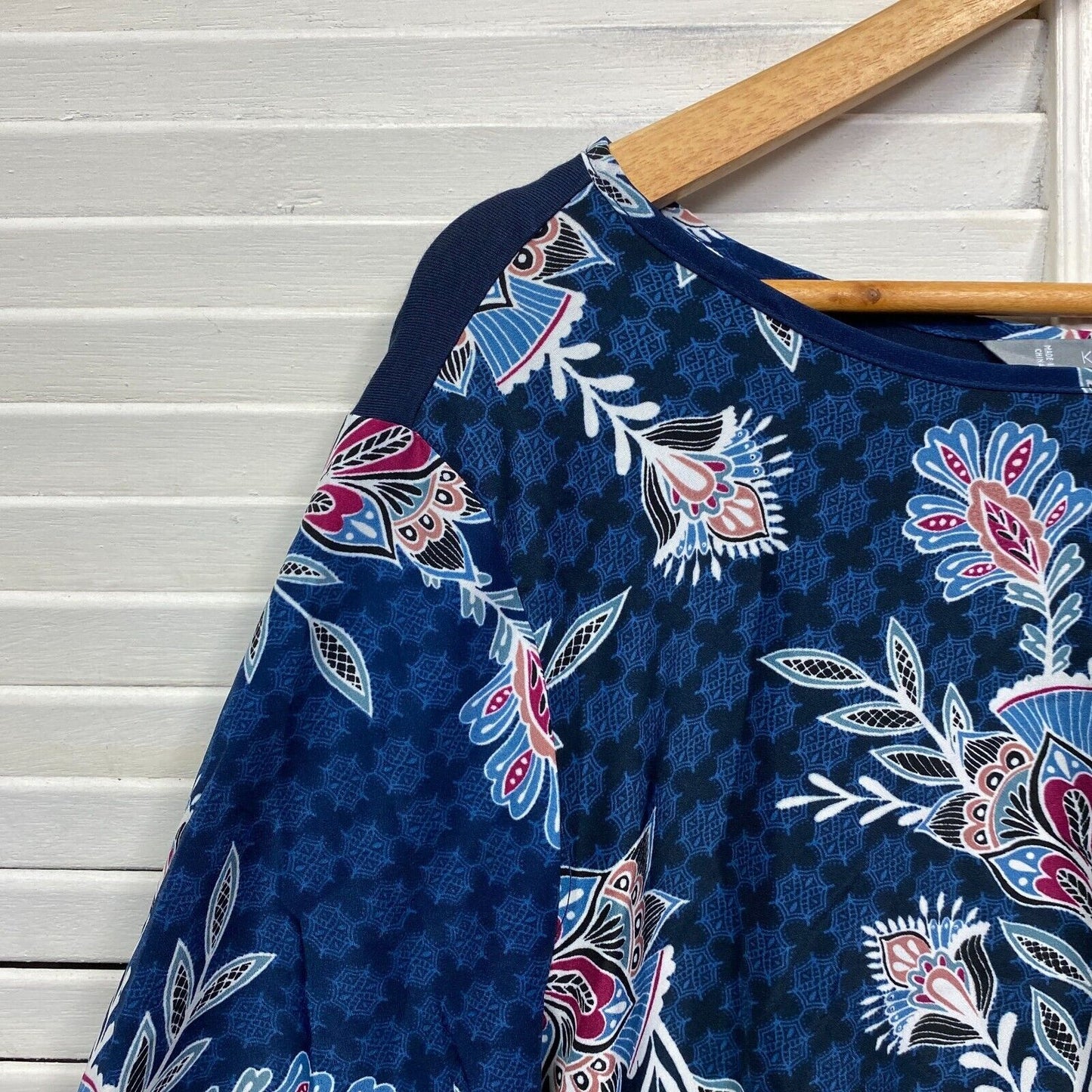 Katies Top Size XL Blue Floral Long Sleeve