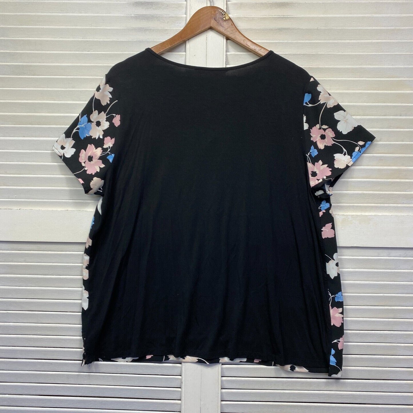 Preview Top Size 18 Black Floral Short Sleeve Office