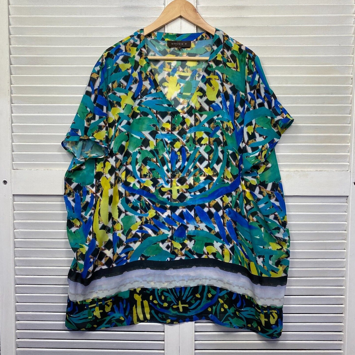 Maggie T Top Size 16 18 Plus Short Sleeve Multicoloured Tunic Preloved