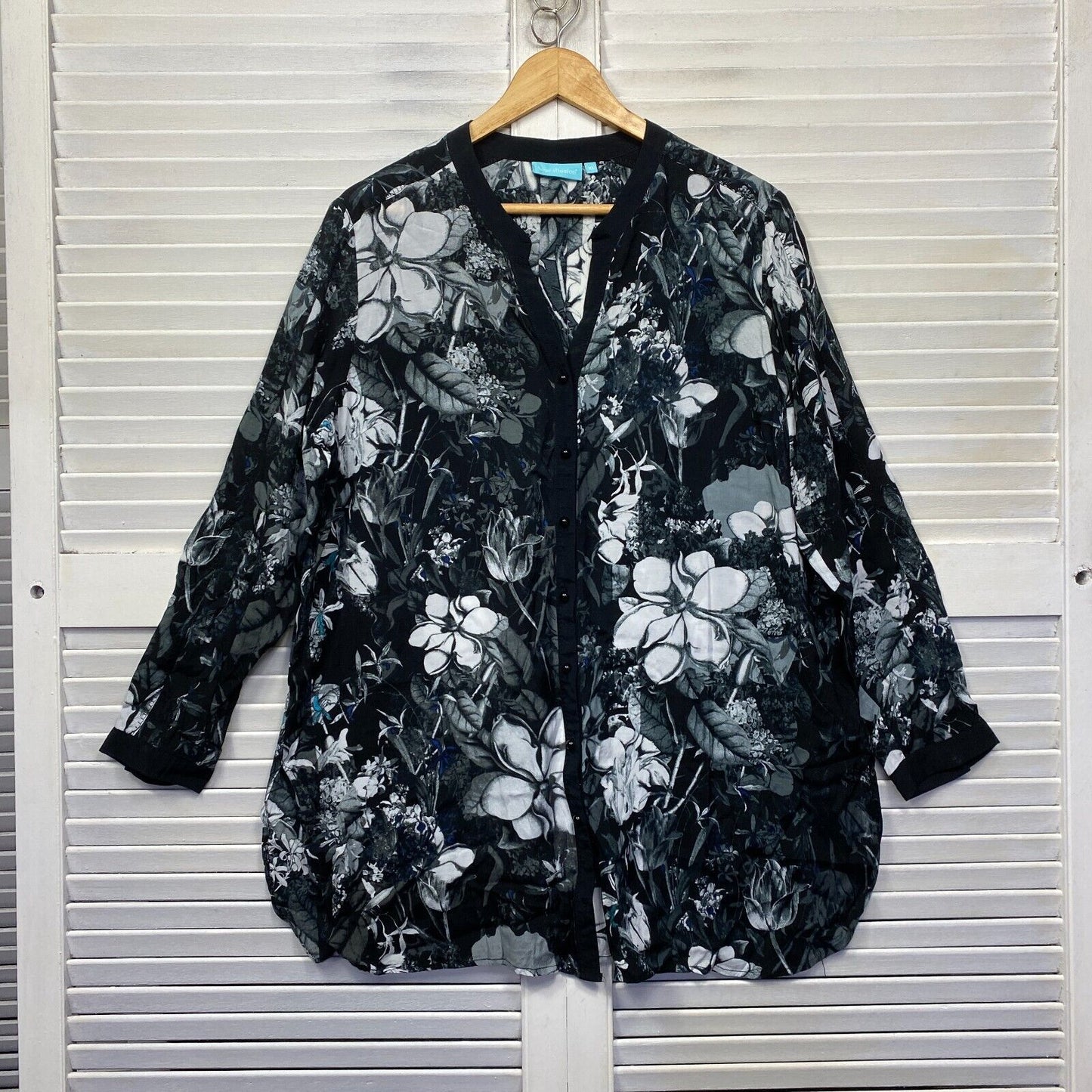 Blue Illusion Shirt Size 16 XL Black White Floral Viscose Rayon Long Sleeve Button UP