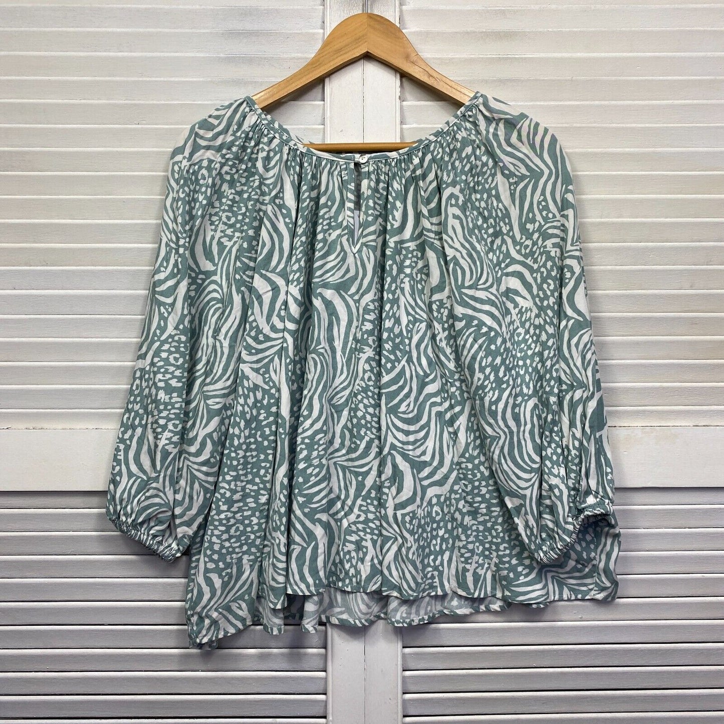 Target Top Size 14 Green White Zebra Print Long Sleeve Viscose New