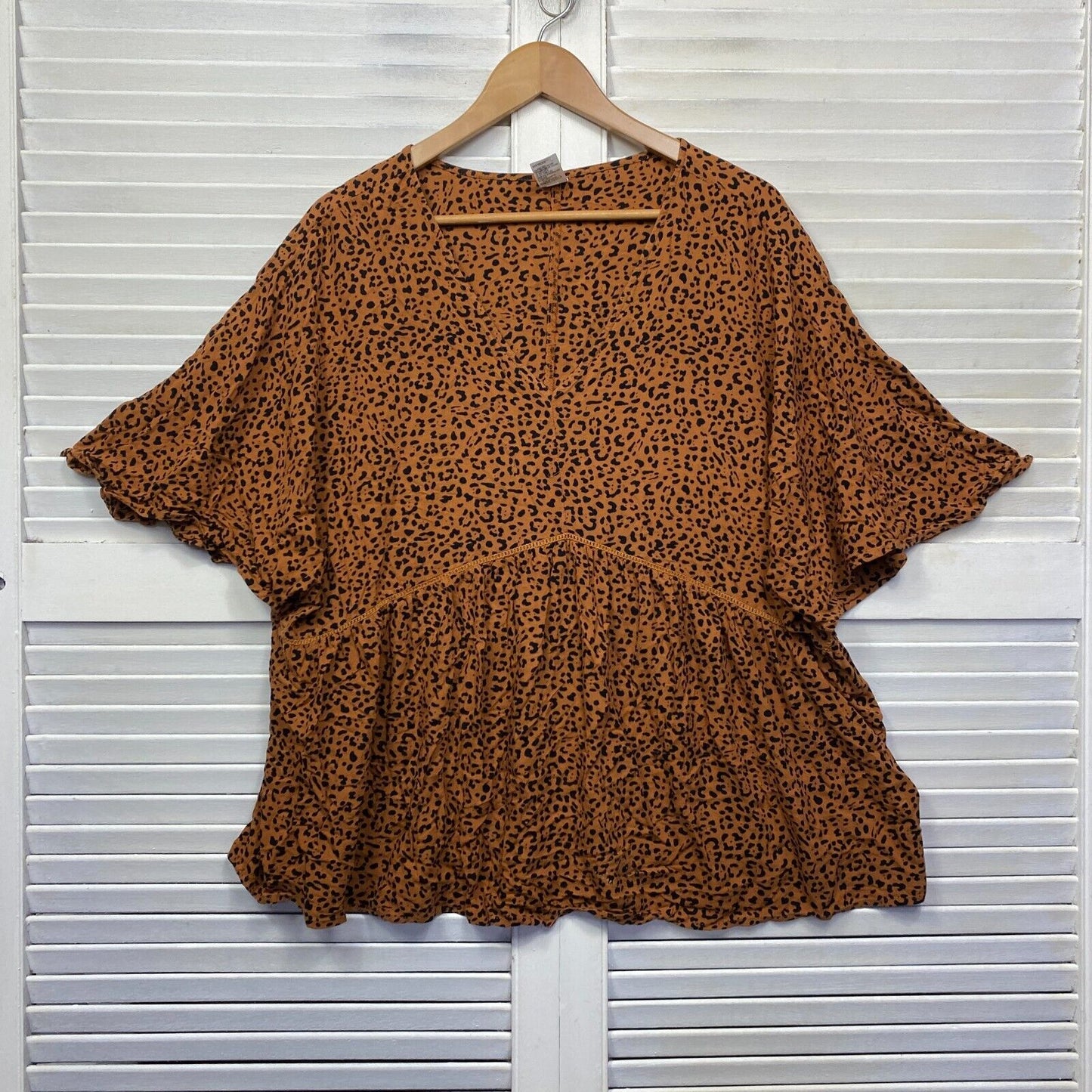 Anko Top Size 22 Plus Short Sleeve Brown Tan Black Animal Print