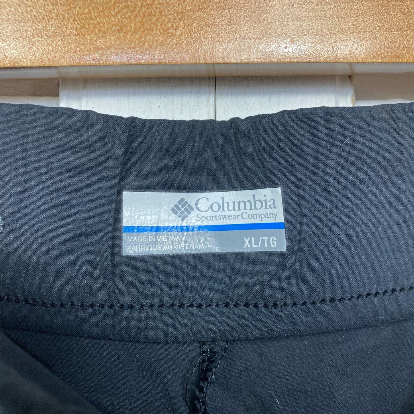 Columbia Pants Size XL 16 Cropped Activewear Black Hiking Travel Outdoor Pockets