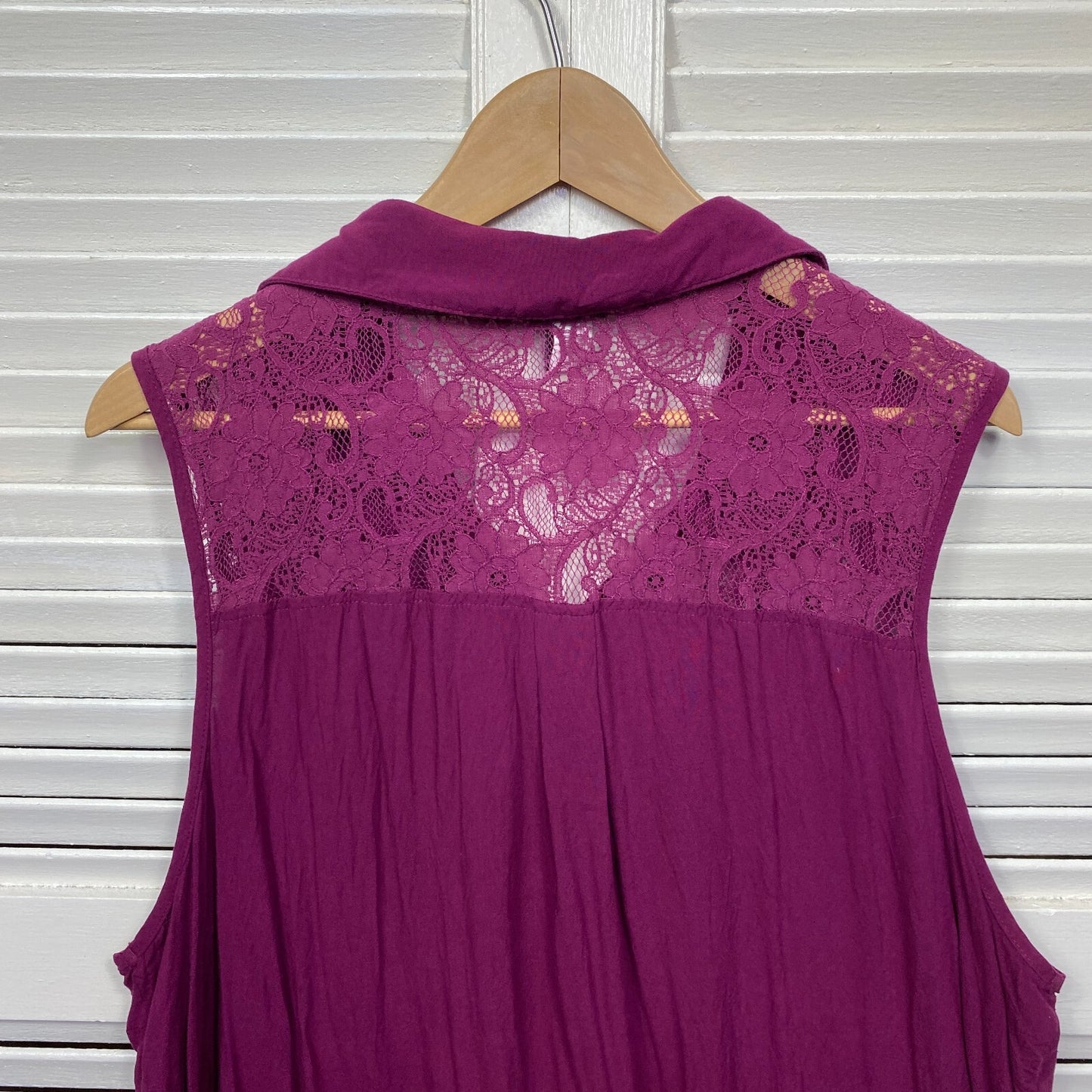 Torrid Top Size 3 20 22 18 Pink Lace Trim Sleeveless