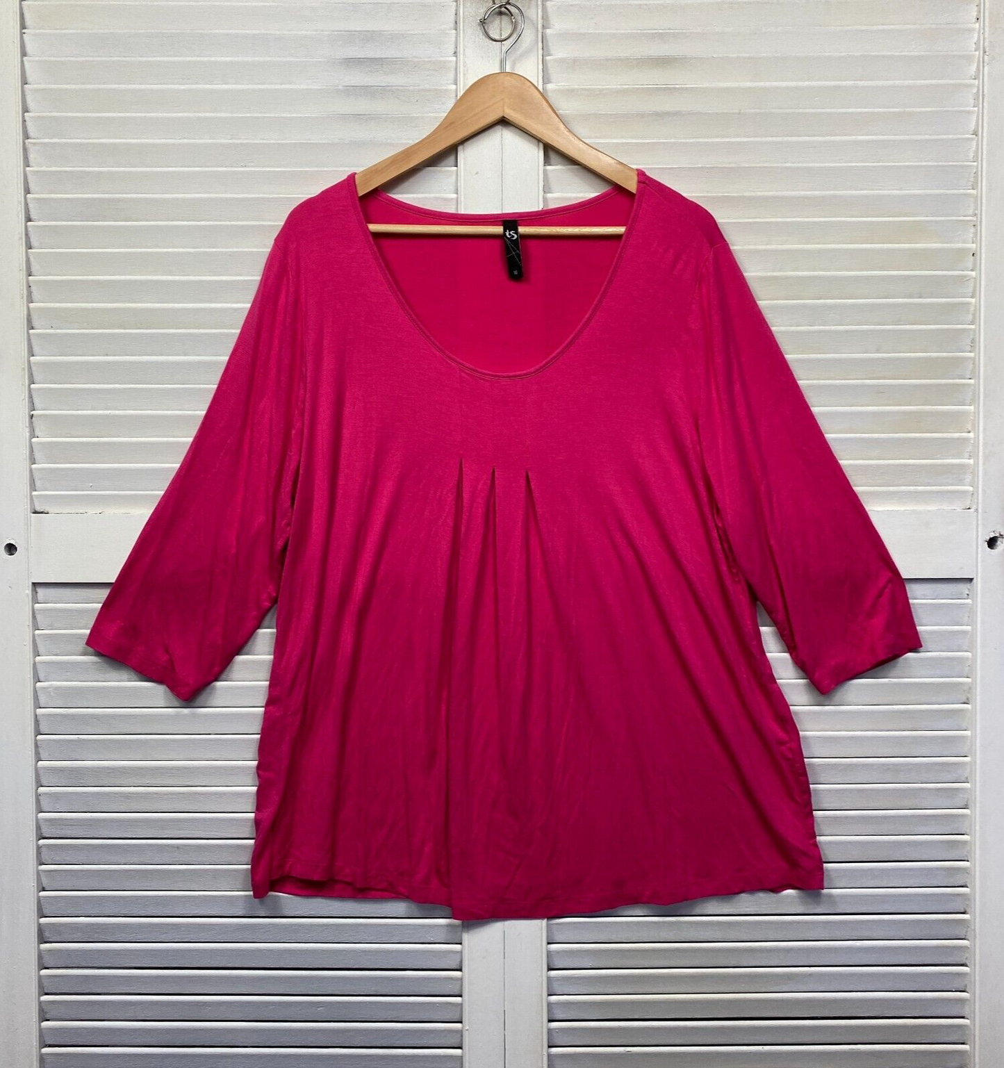 Taking Shape Top Size 16 Plus Pink Long Sleeve Pleated