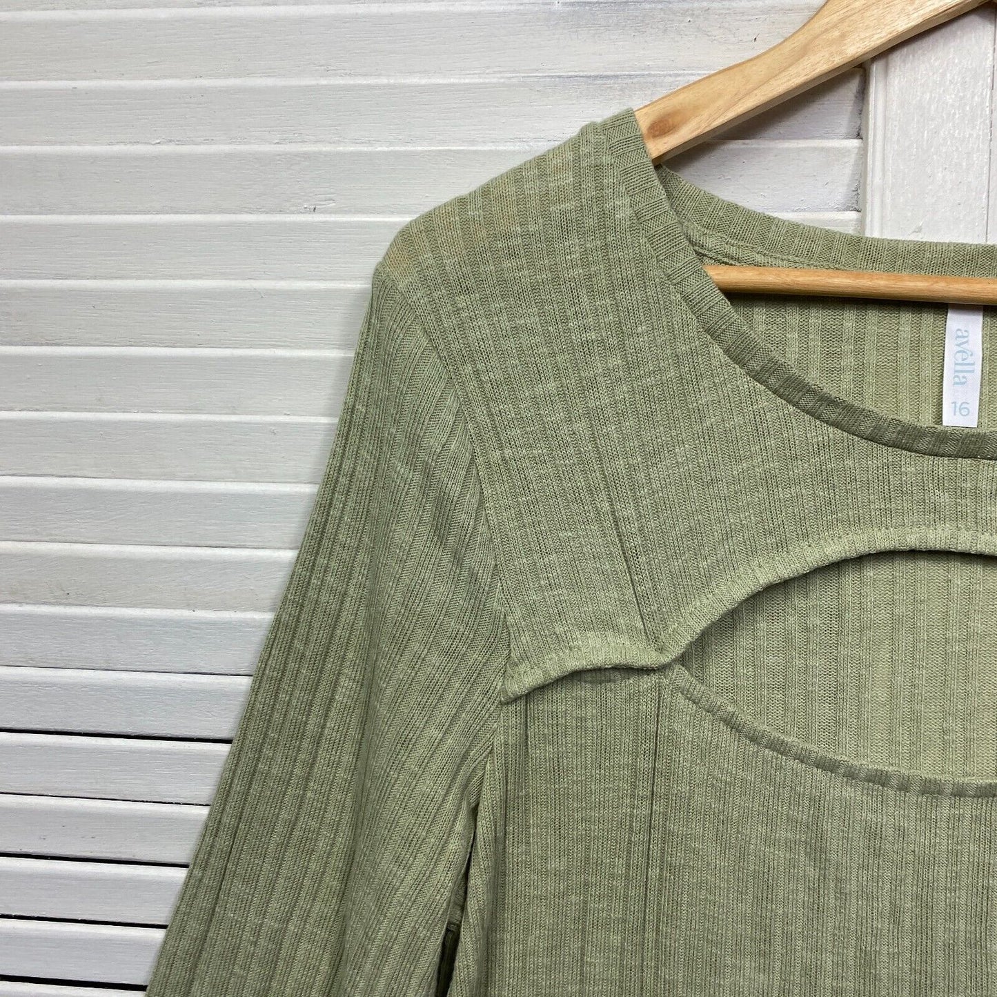 Avella Top Size 16 Green Cut Out Long Sleeve Cotton Blend Ribbed Casual