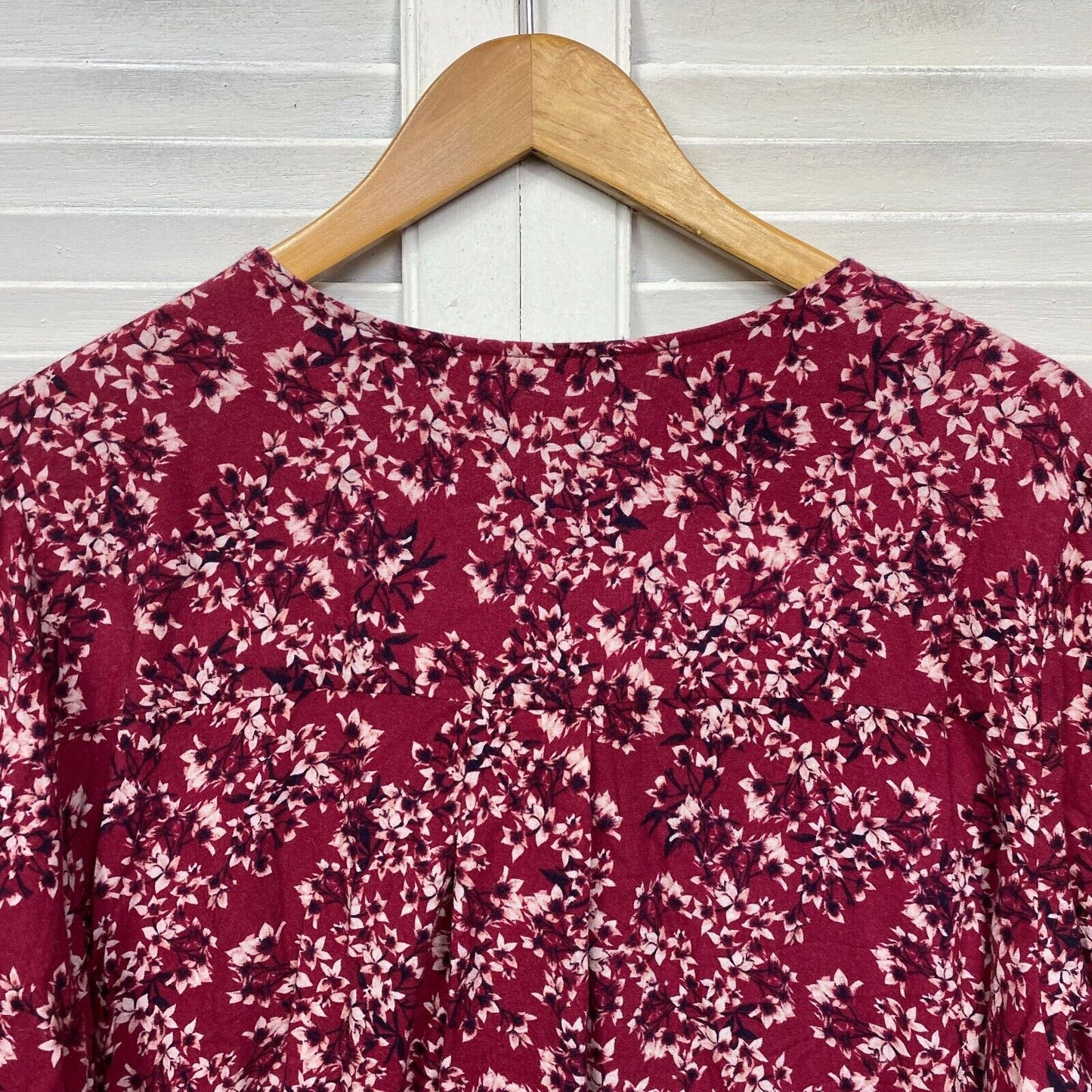 Belle Curve Top Size 16 Plus Red Maroon Floral Long Sleeve Preloved