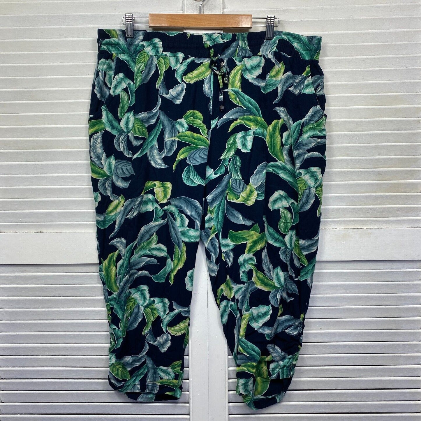 Beme Pants Size 18 Plus Multicoloured Floral Leaf Print Cropped Pockets Viscose