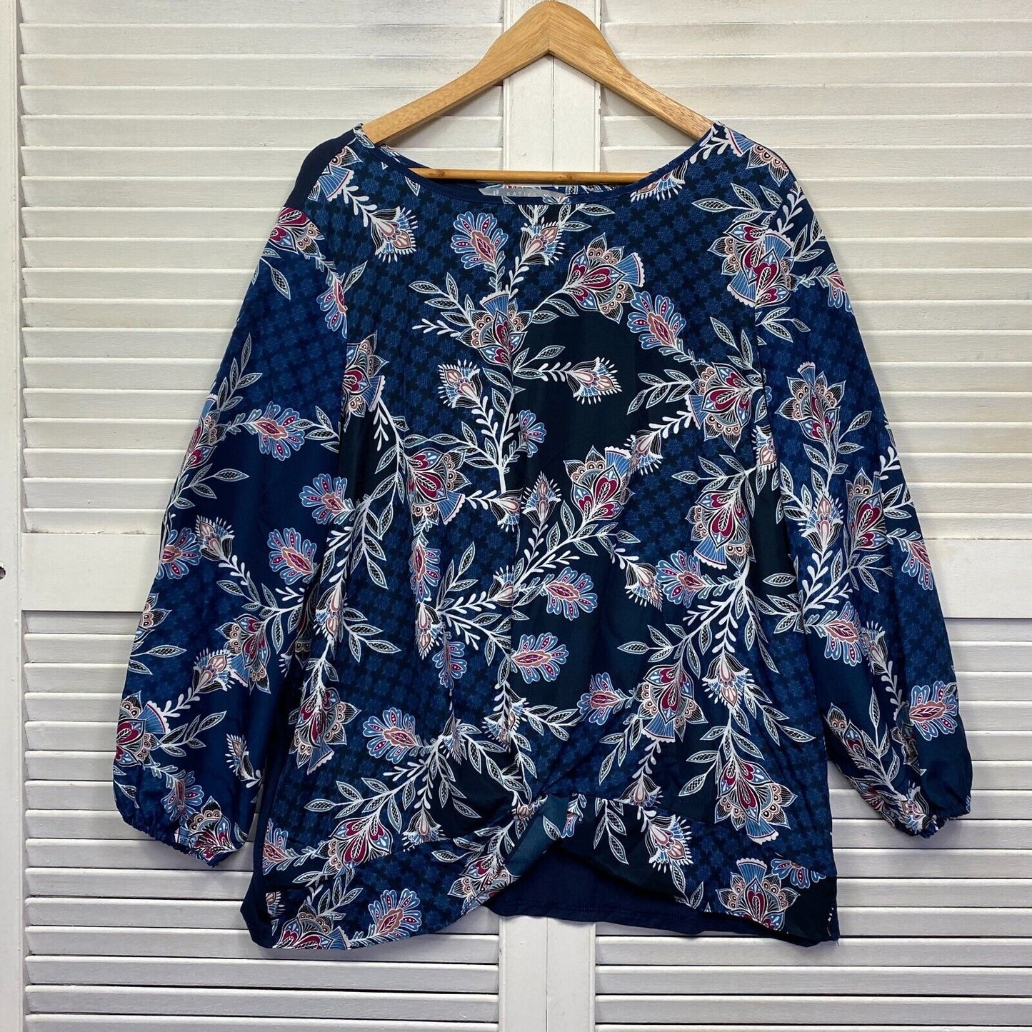 Katies Top Size XL Blue Floral Long Sleeve