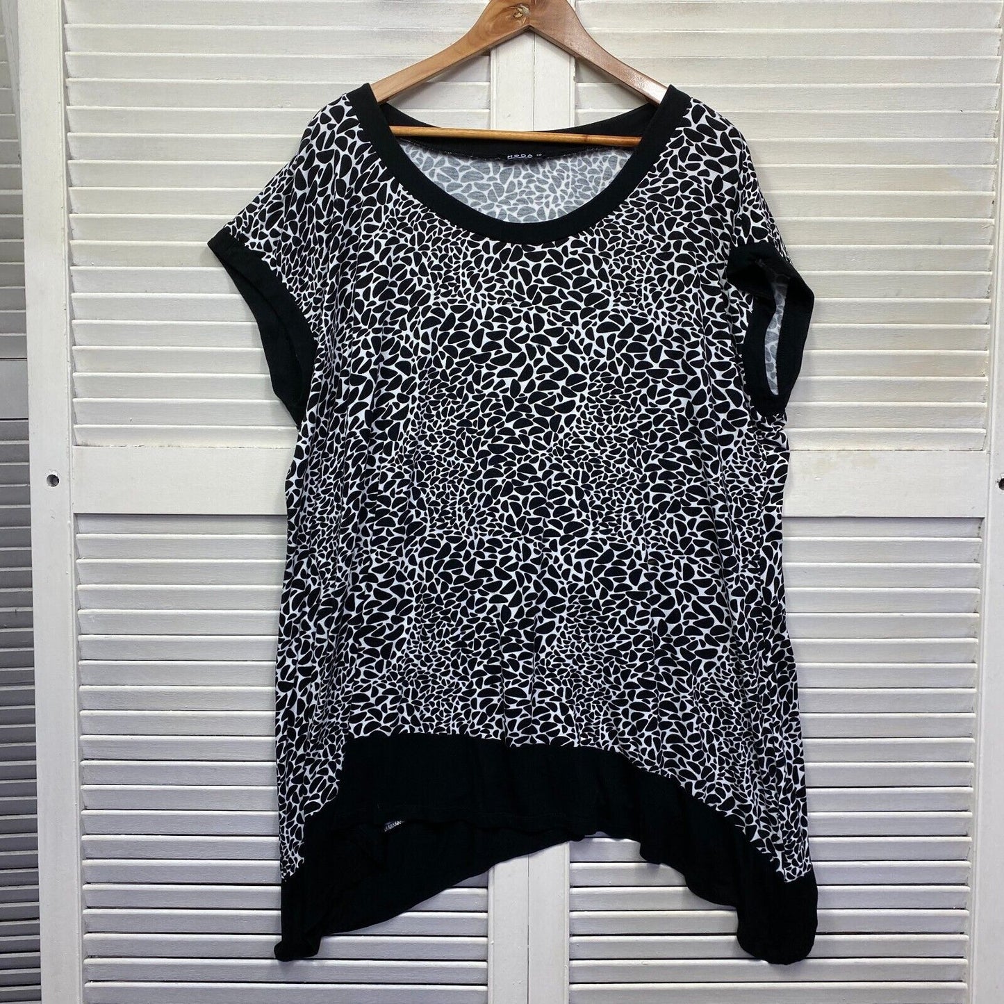 Moda Top Size 20 Plus Black White Short Sleeve Tunic Viscose Preloved