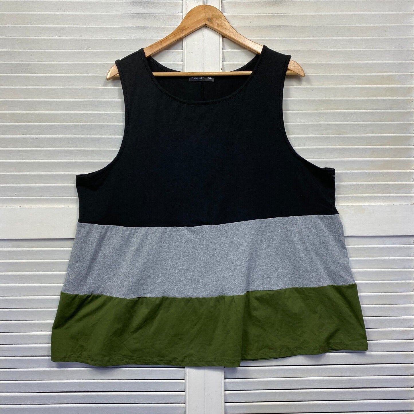 Shein Curve Top Size 4XL Plus Curve Sleeveless Striped Colourblock