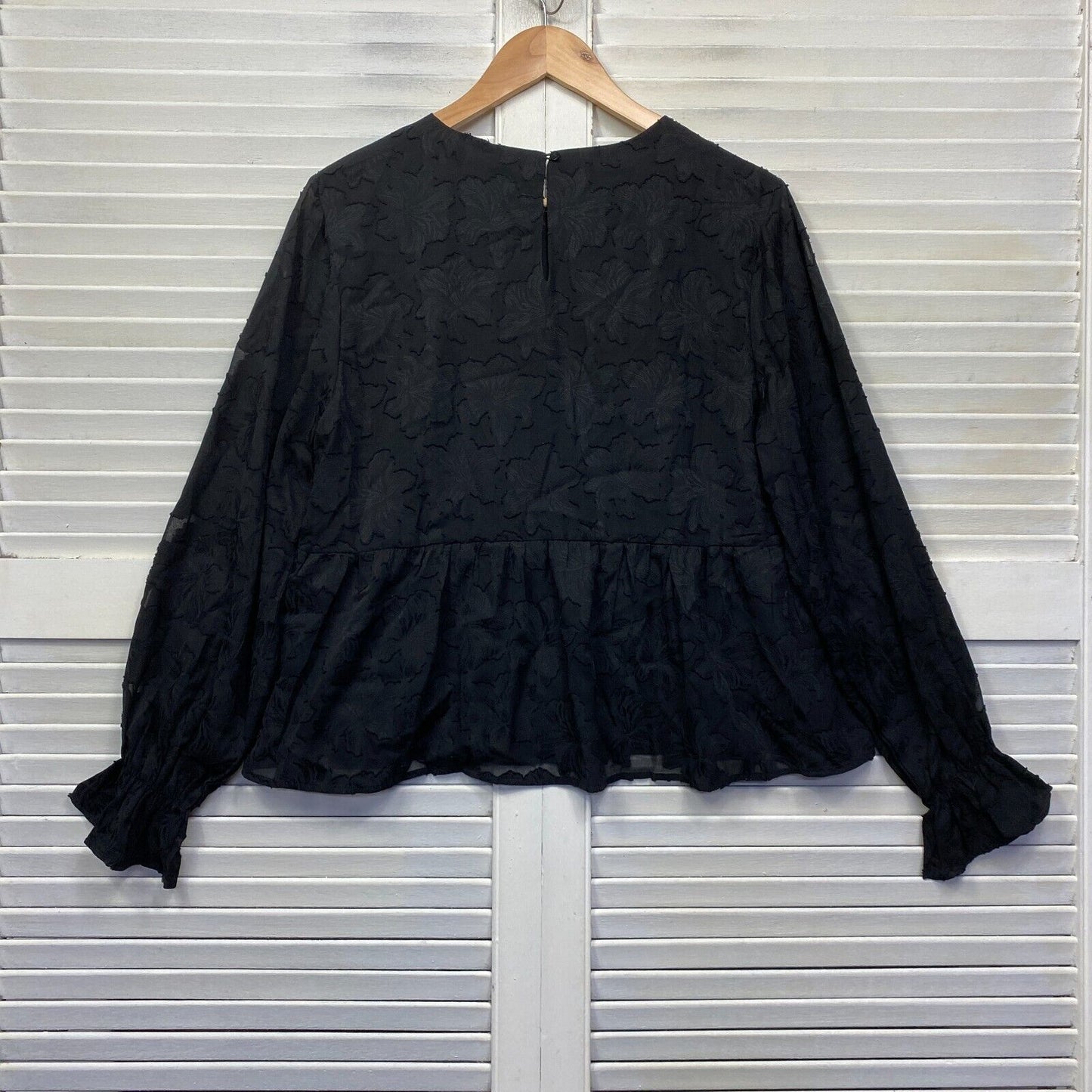 Atmos & Here Top Size 14 Plus Black Long Sleeve