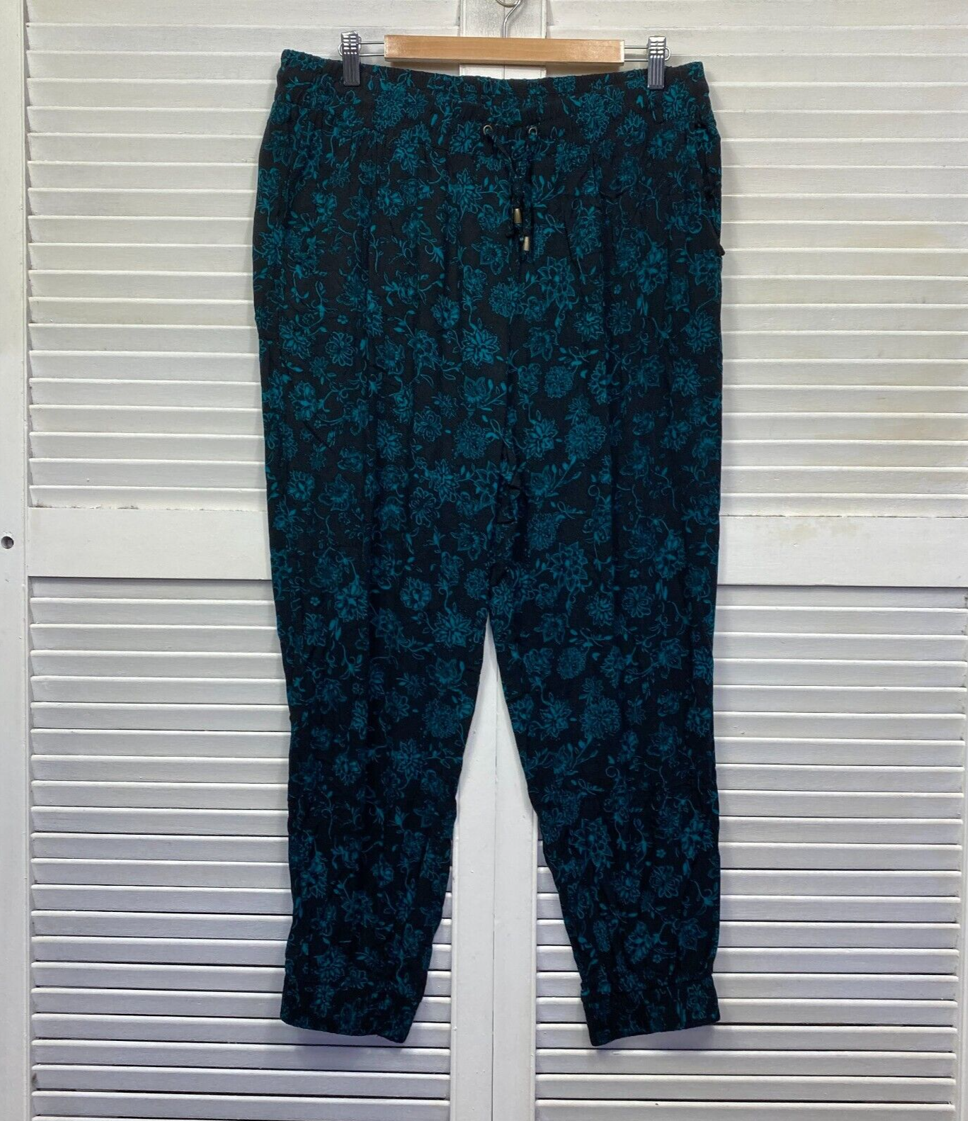 Millers Pants Size 16 Black Teal Ankle Cuff Pockets Drawstring Floral Casual