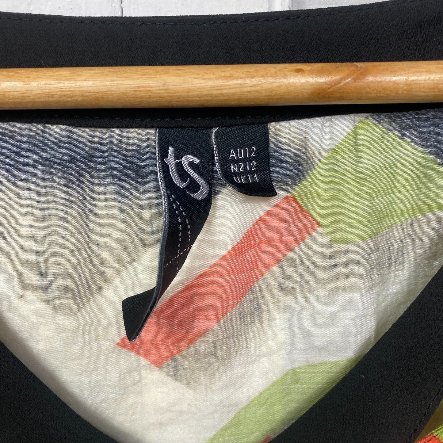 Taking Shape Top Size 12 14 Multicoloured Short Sleeve Viscose