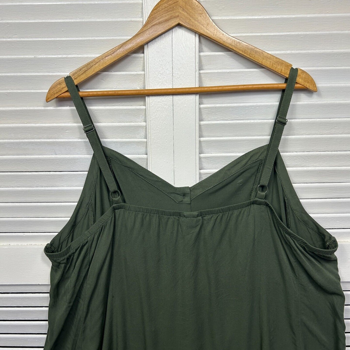 Torrid Top Singlet Size 24 26 Plus (3) Sleeveless Green