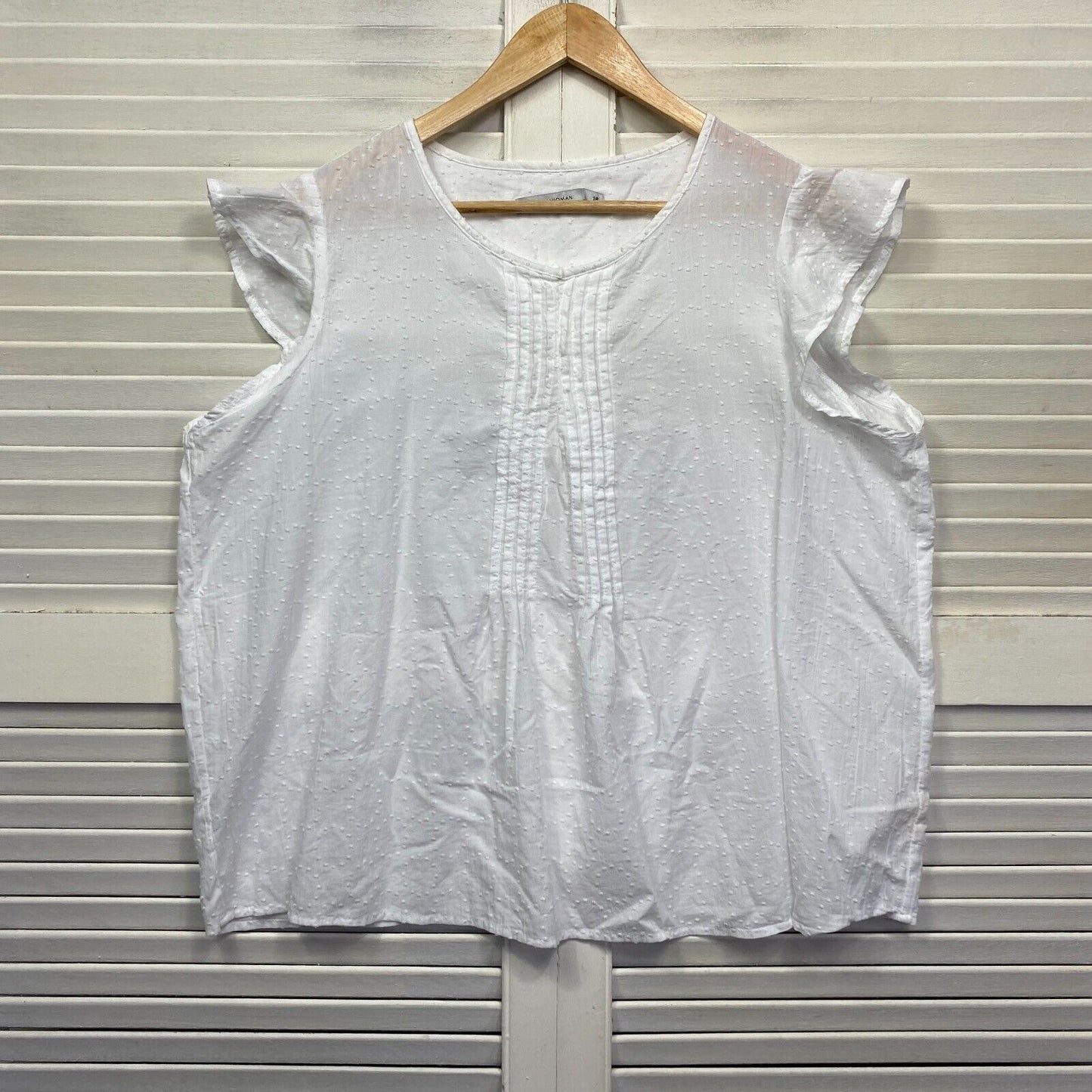 Target Top Size 18 Plus White Short Sleeve Ruffle Sheer Pleated Cotton