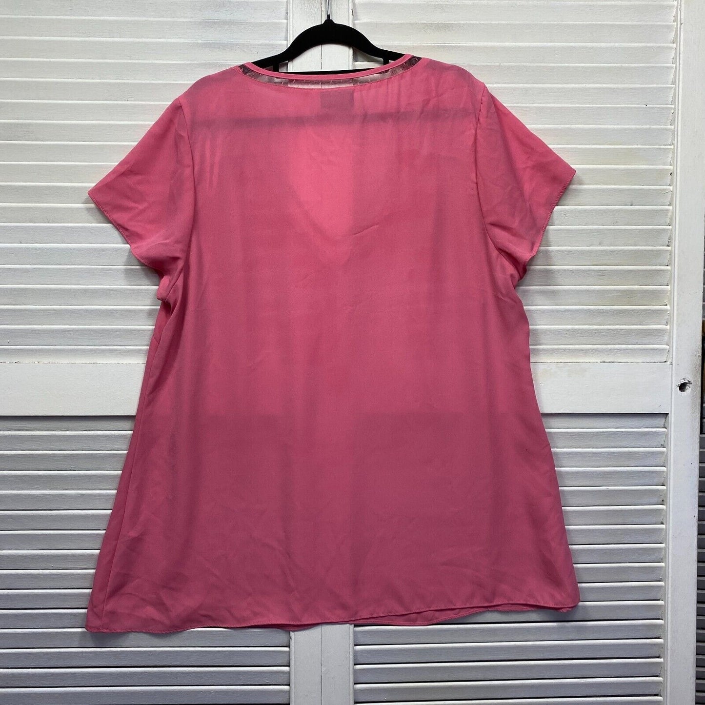 City Chic Top Womens 16 Plus Small Pink Short Sleeve V Neck Preloved