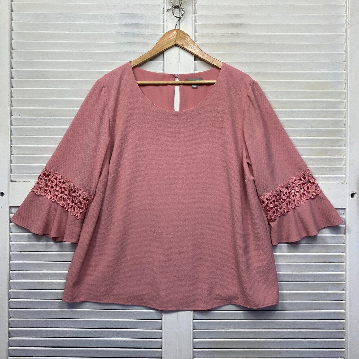 Suzanne Grae Top Size 20 Plus Pink Lined Crochet Lace Long Sleeve