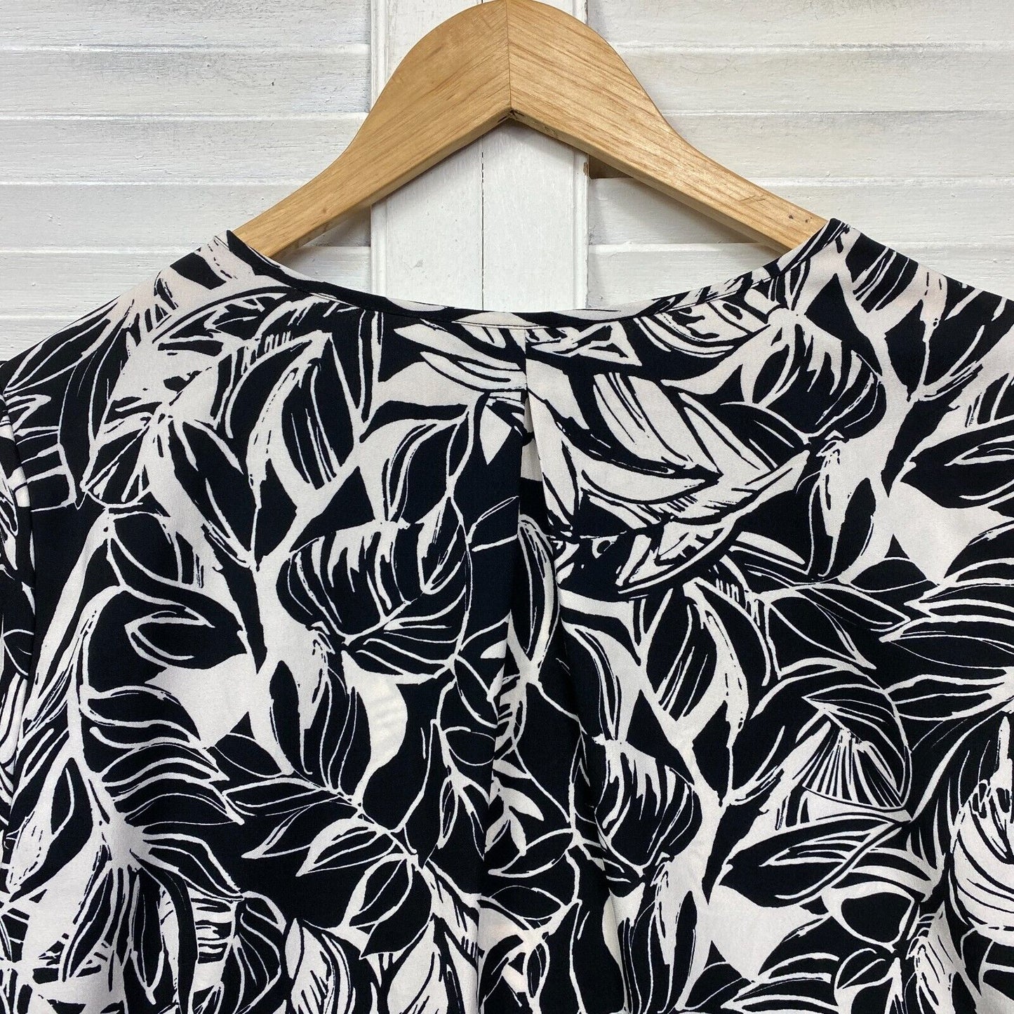 Preview Top Size 14 Black White Floral Tulip Short Sleeve Office