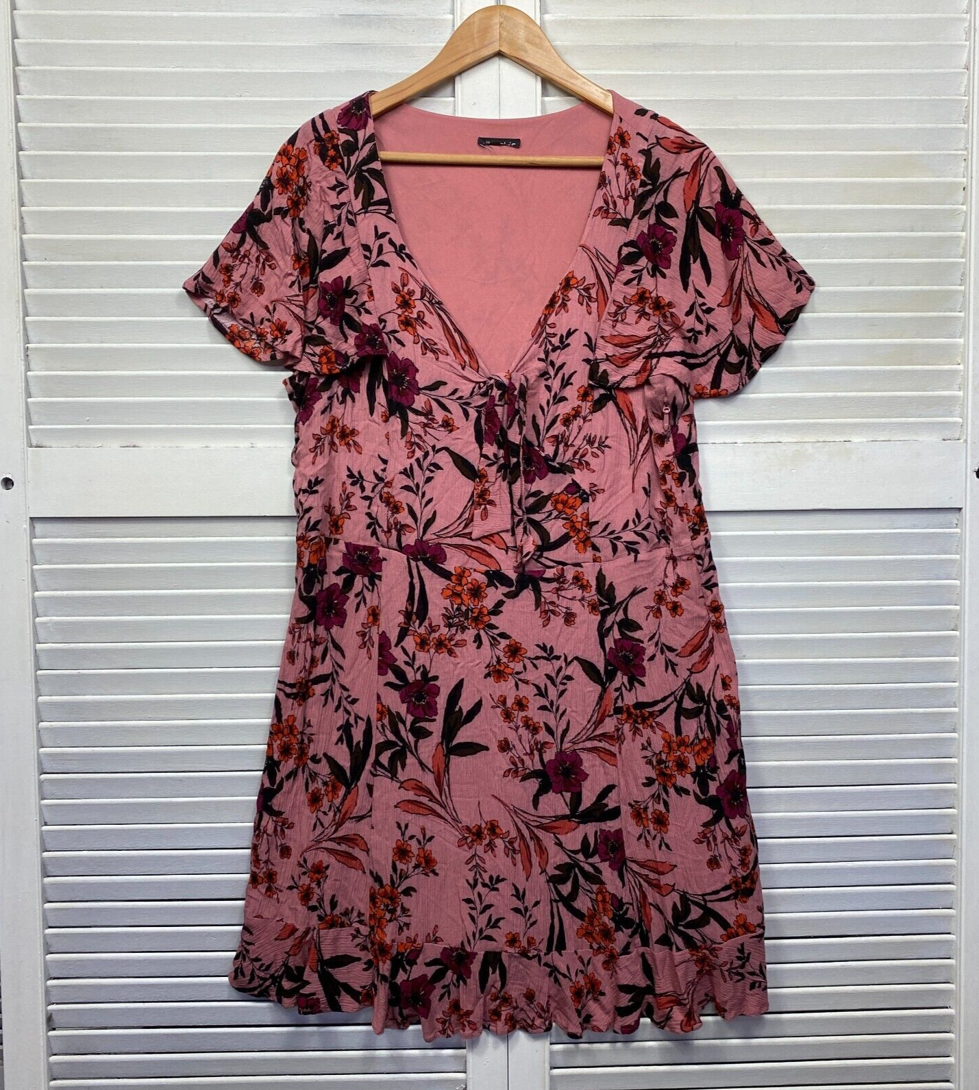 City Chic Dress Size 16 Plus Small Pink Floral V Neck Short Sleeve Viscose