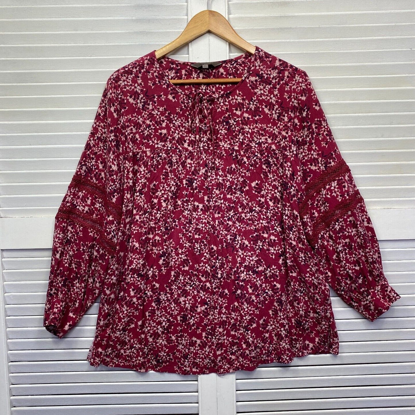 Belle Curve Top Size 16 Plus Red Maroon Floral Long Sleeve Preloved