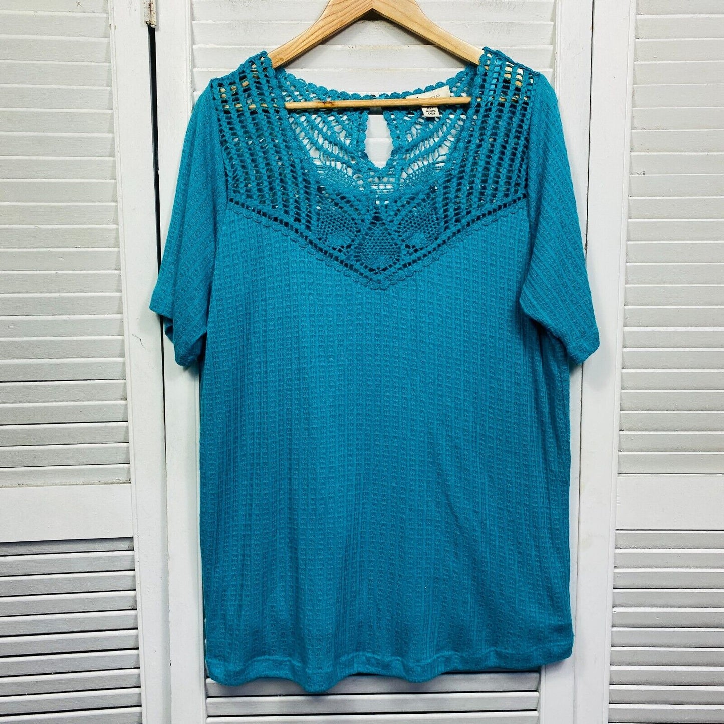 beme Plus Size Top Size 14 Plus XS Blue Green Teal Crochet Neck Short Sleeve