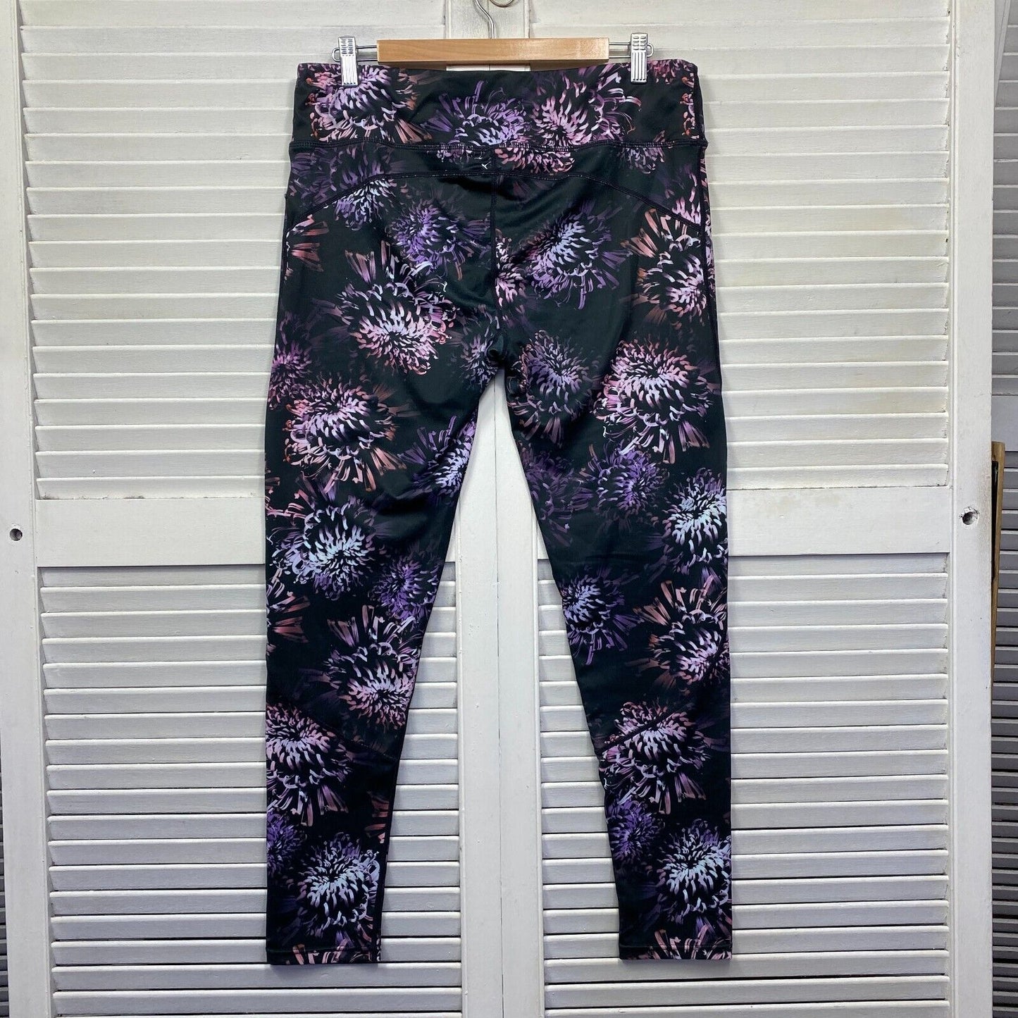 Ell & Voo Leggings Size 16 Black Floral Activewear Full Length