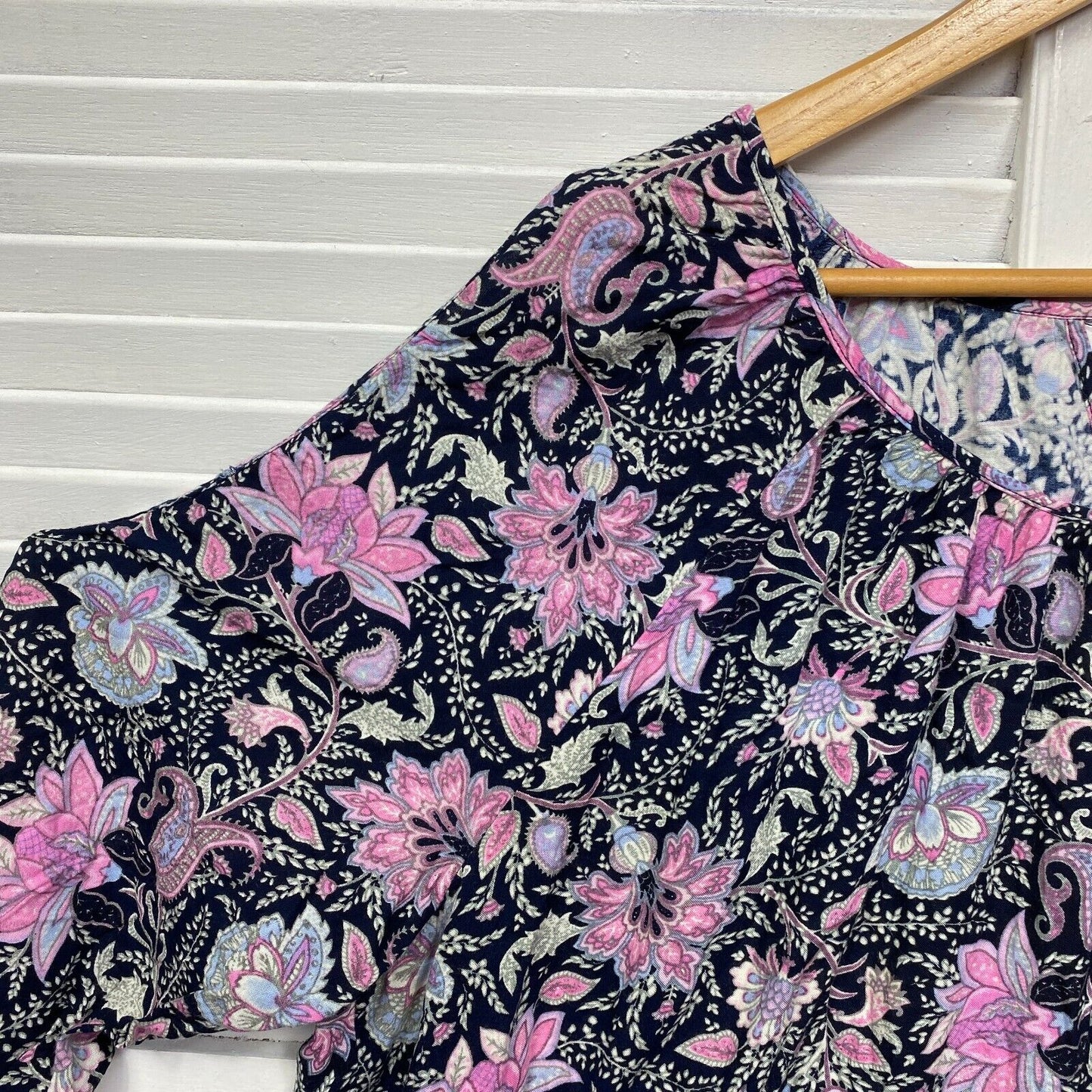 Millers Top Size 22 Plus Cold Shoulder Sleeve Floral Black Pink