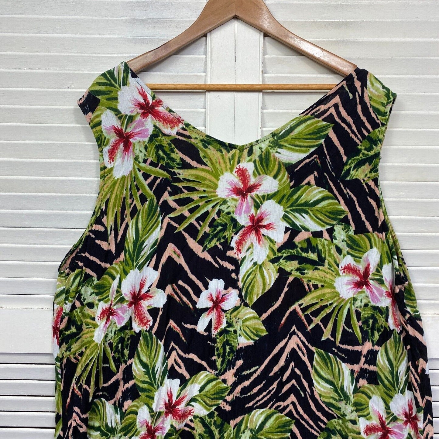 beme Dress Size 20 Plus Black Floral Sleeveless Long Shift Viscose V Neck