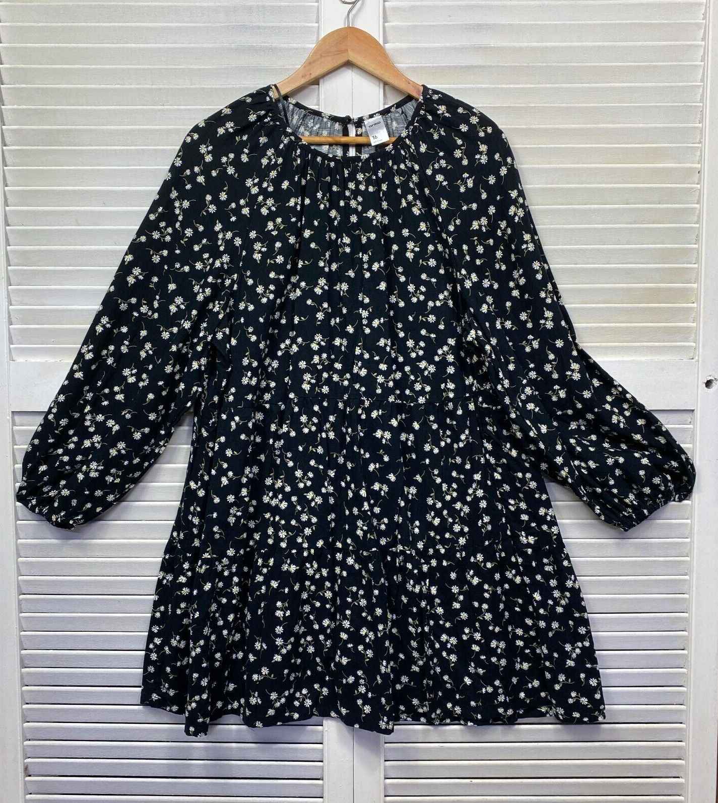 Anko Dress Size 16 Black Floral Long Sleeve Smocked Tunic Viscosed