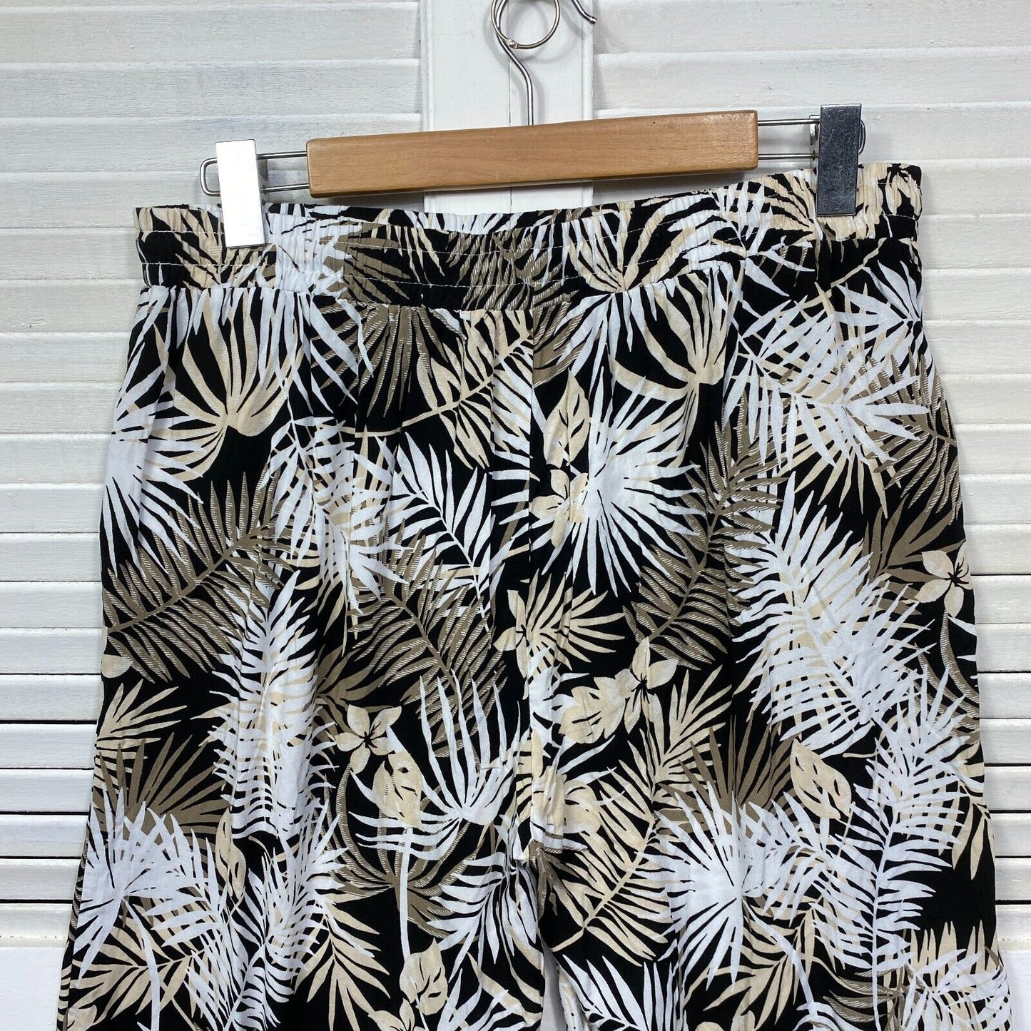 Millers Pant Size 14 Black Leaf Floral Print Cropped Pockets Drawstring