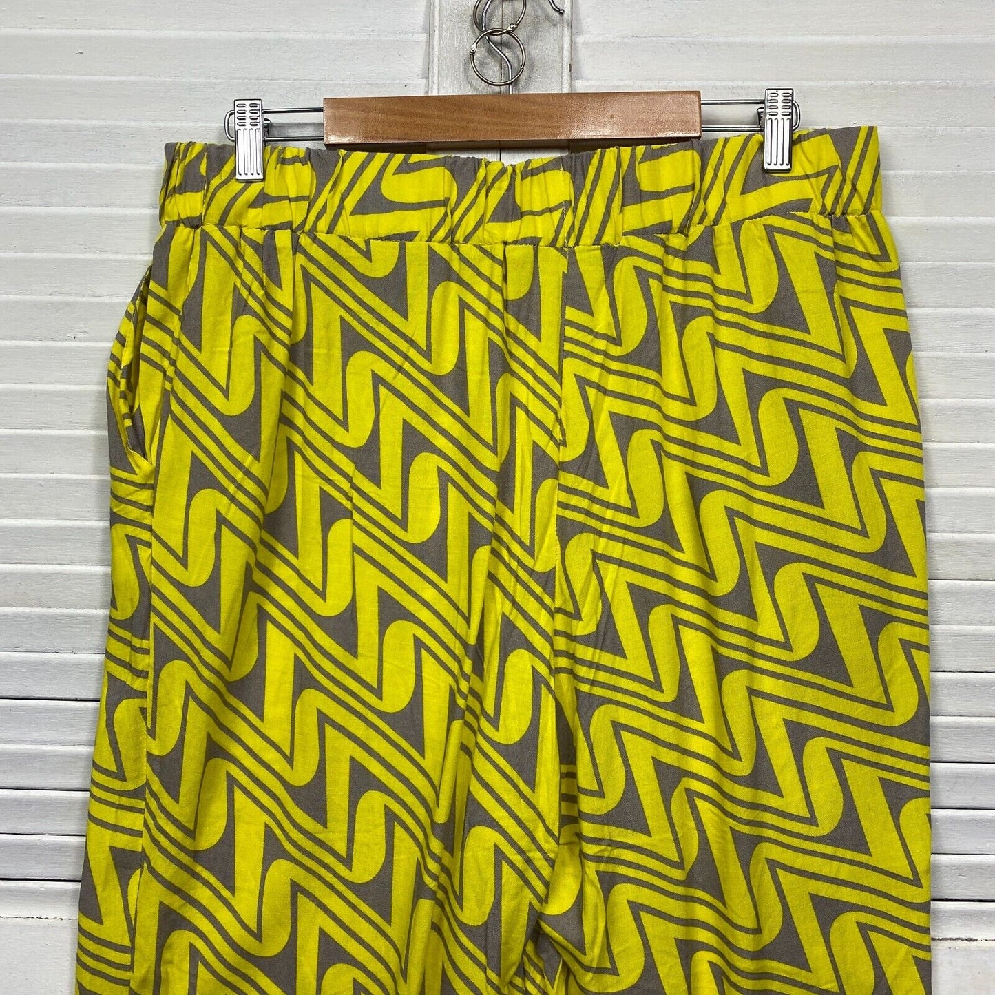 Rivers Pants Size 16 Plus Yellow Grey Geometric Pockets Viscose