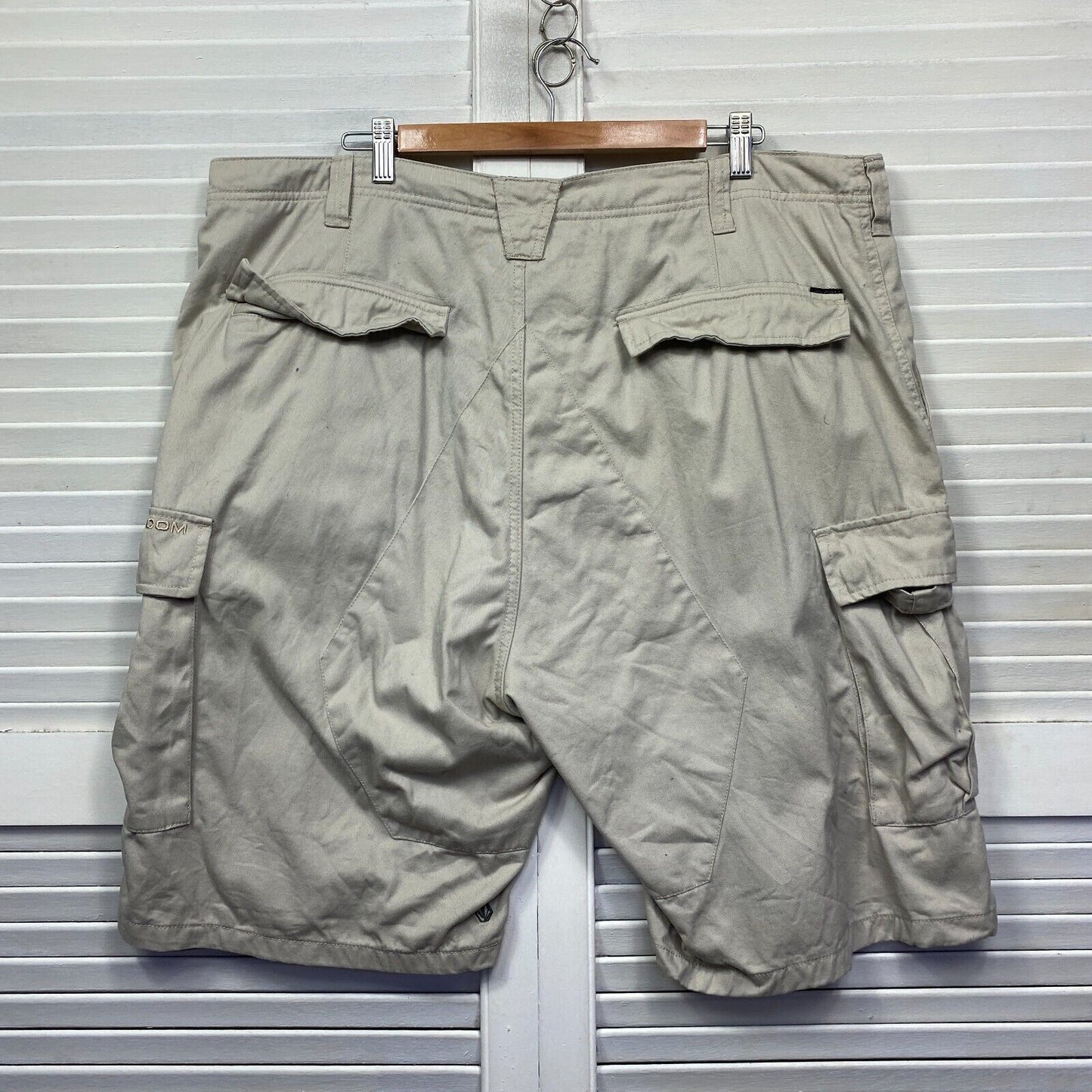 Volcom Shorts Mens 40 Beige Cargo Chino Pockets 100% Cotton Big Tall