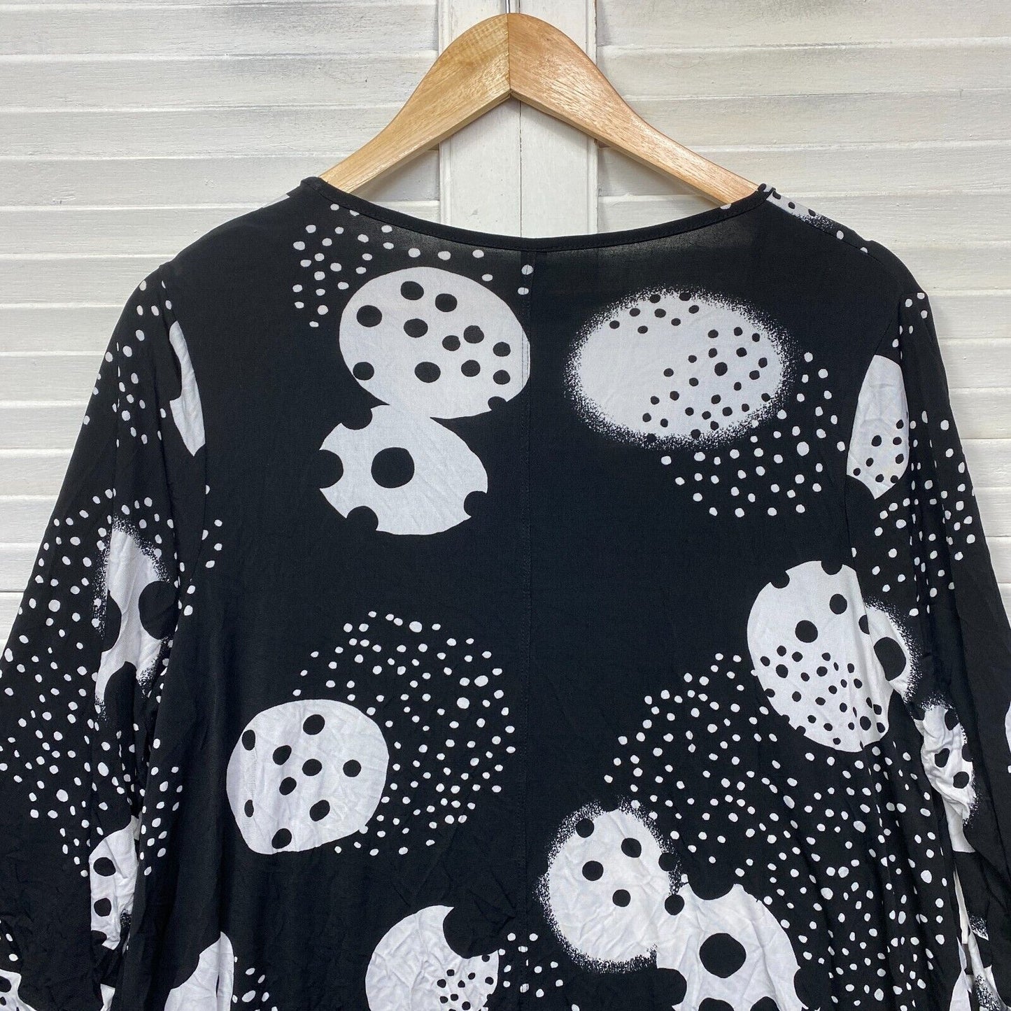 Taking Shape Top Size 14 Plus Black White Dots Tunic Long Sleeve