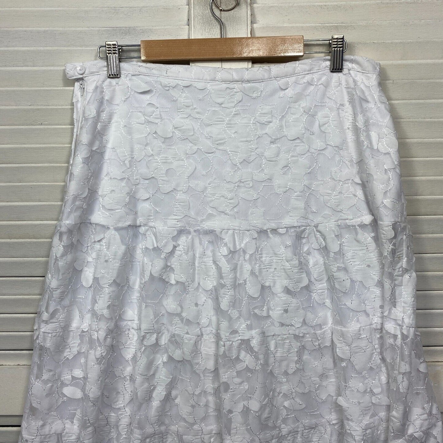 Noni B Skirt Size 14 White Sheer Mesh Floral Overlay Occasion Cocktail Lined