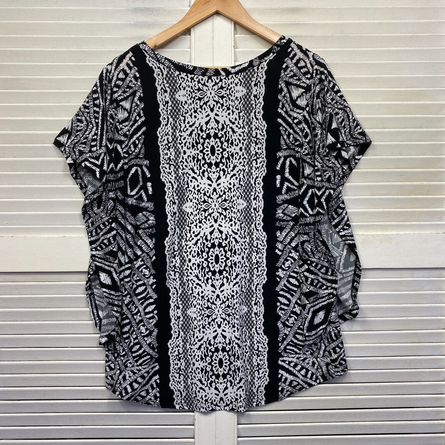 Blue Illusion Top Size XL 16 Plus Black White Short Sleeve