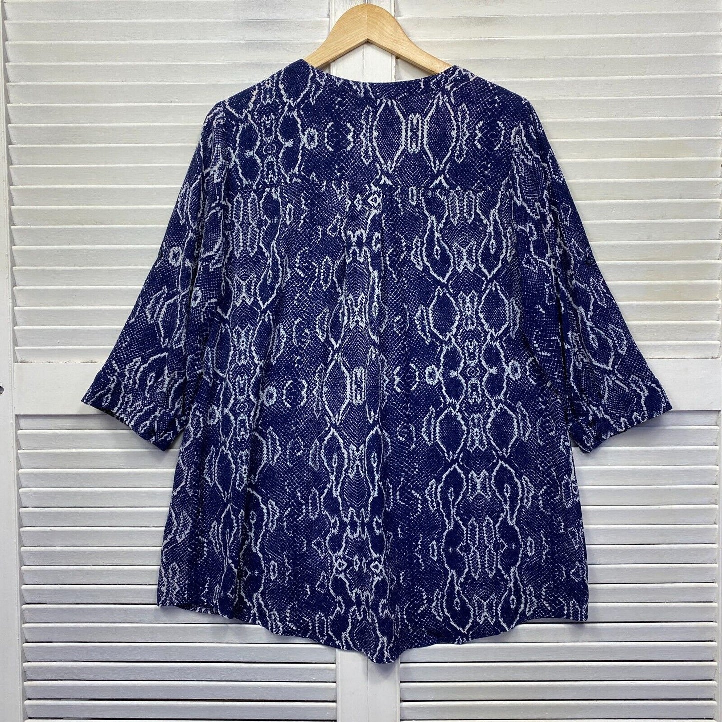 Autograph Top Size 14 Plus Blue Snakeskin Print V Neck Long Sleeve