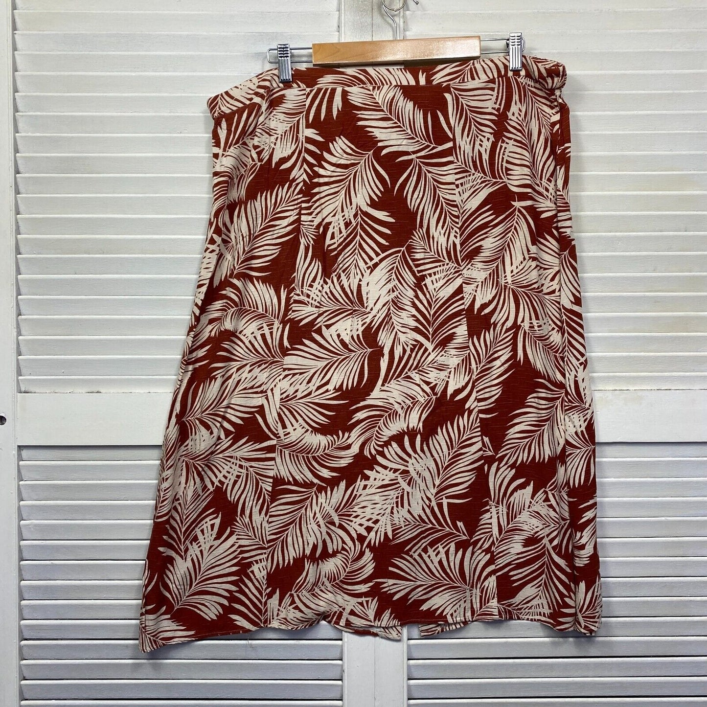 Rivers Skirt Size 16 Red Rust White Floral Midi Length Viscose Belted