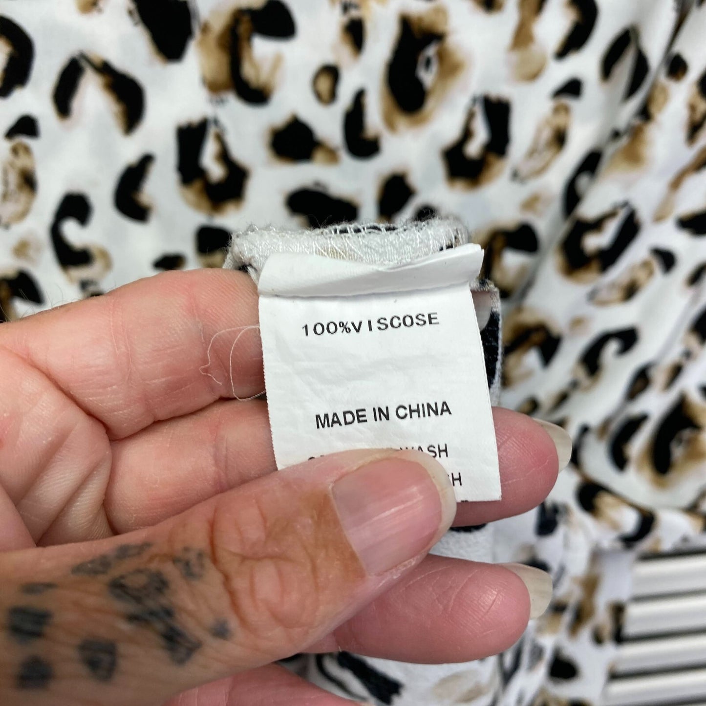 Bee Madison Kaftan Top Size 16 Plus White Short Sleeve Animal Print Viscose