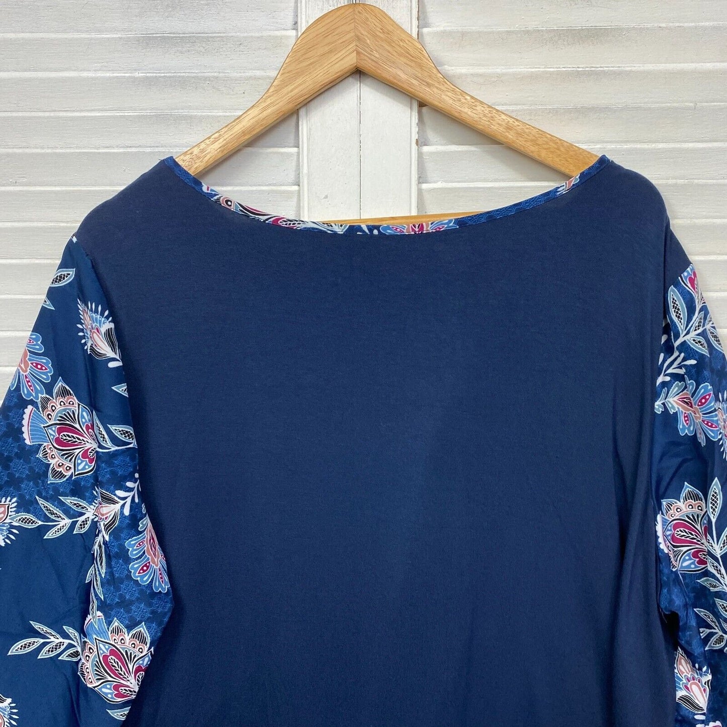 Katies Top Size XL Blue Floral Long Sleeve