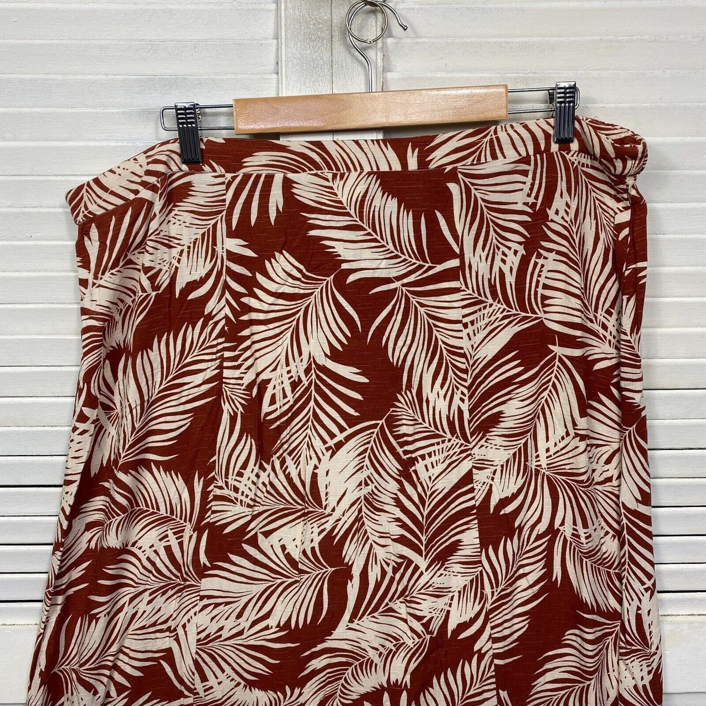 Rivers Skirt Size 16 Red Rust White Floral Midi Length Viscose Belted